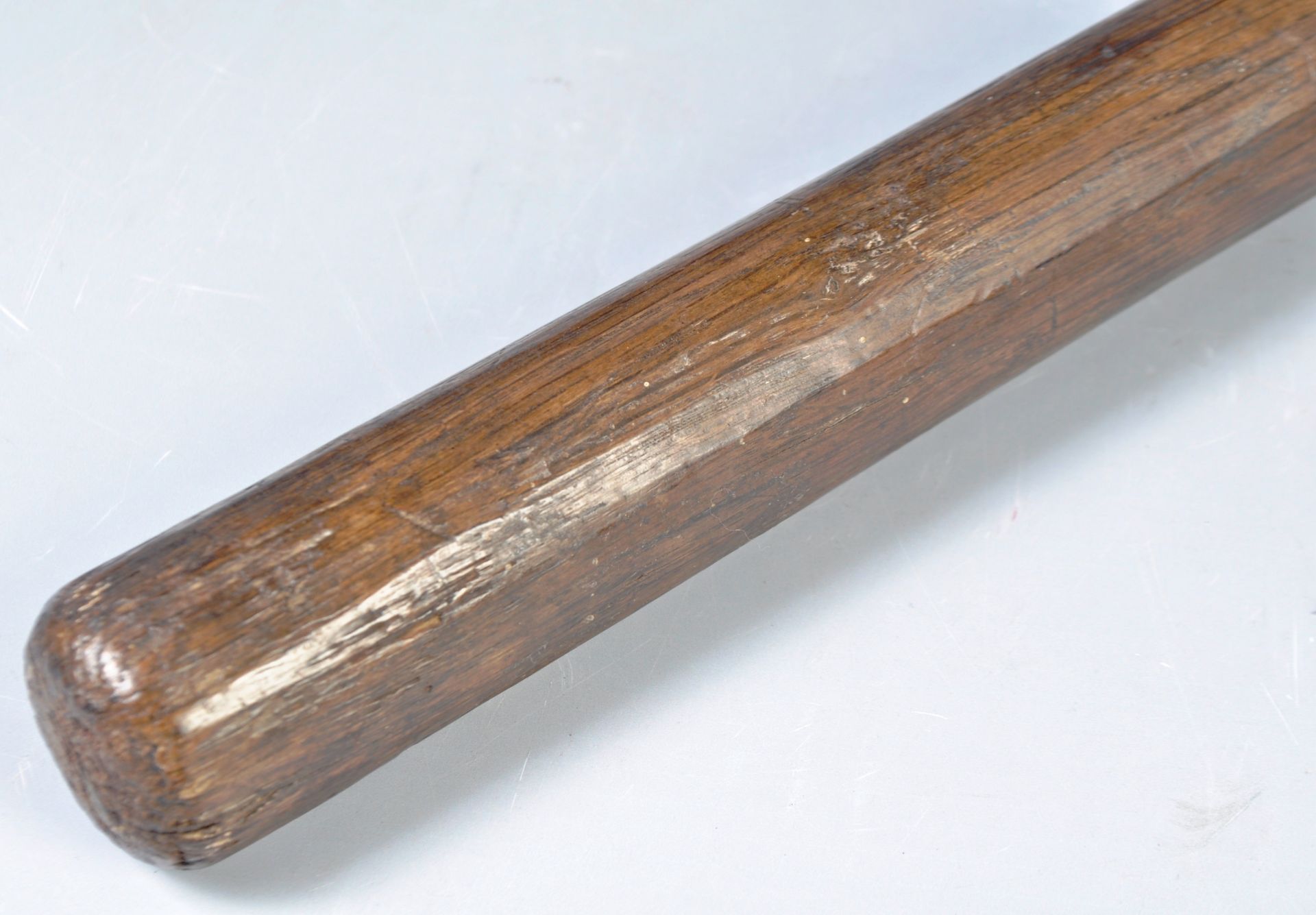 ANTIQUE AFRICAN TRIBAL CARVED HARDWOOD KNOBKERRIE WAR CLUB - Image 4 of 6
