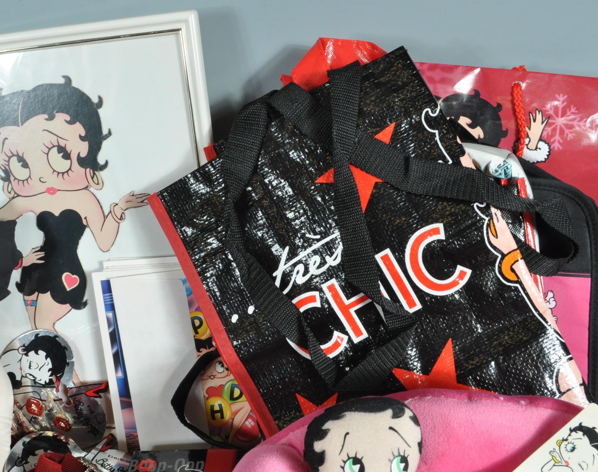 LARGE QUANTITY OF BETTY BOOP COLLECTORS ITEMS - Image 6 of 11
