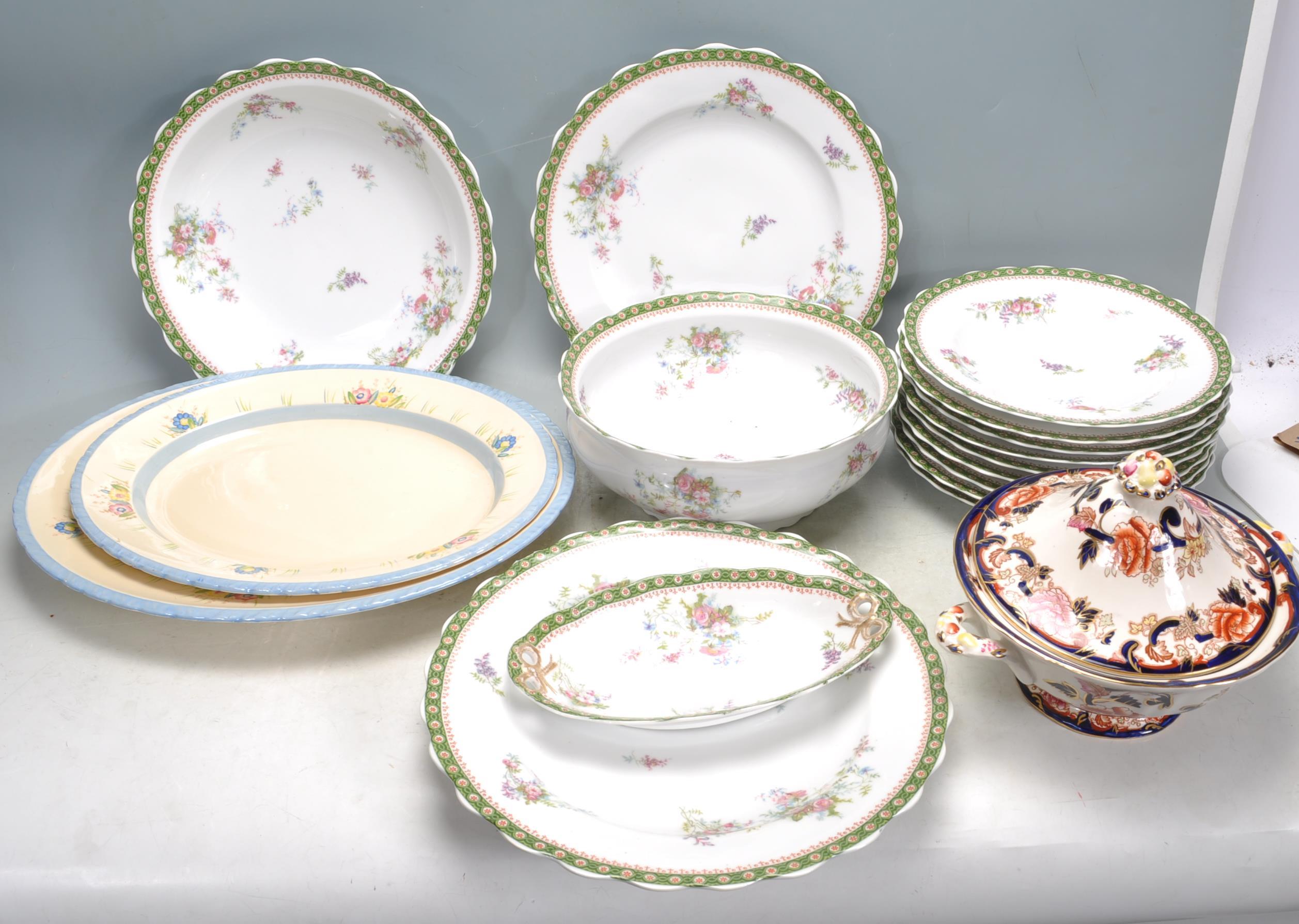 COLLECTION OF VINTAGE CHINA TO INCLUDE LIMOGES, NEW HALL AND MASON. - Image 25 of 25