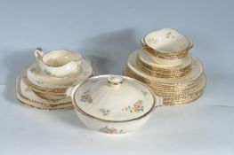 1940’S 31 PIECE ALFRED MEAKIN DINNER SERVICE