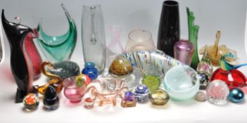 LARGE GROUP OF 20TH CENTURY STUDIO ART GLASS WARE