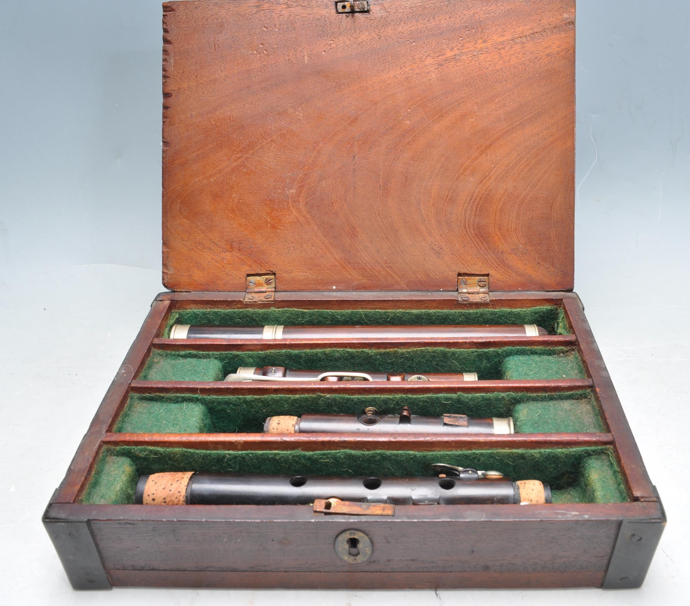 EARLY 20TH CENTURY BOXED CLARINET AND FIFE FLUTE. - Image 3 of 4