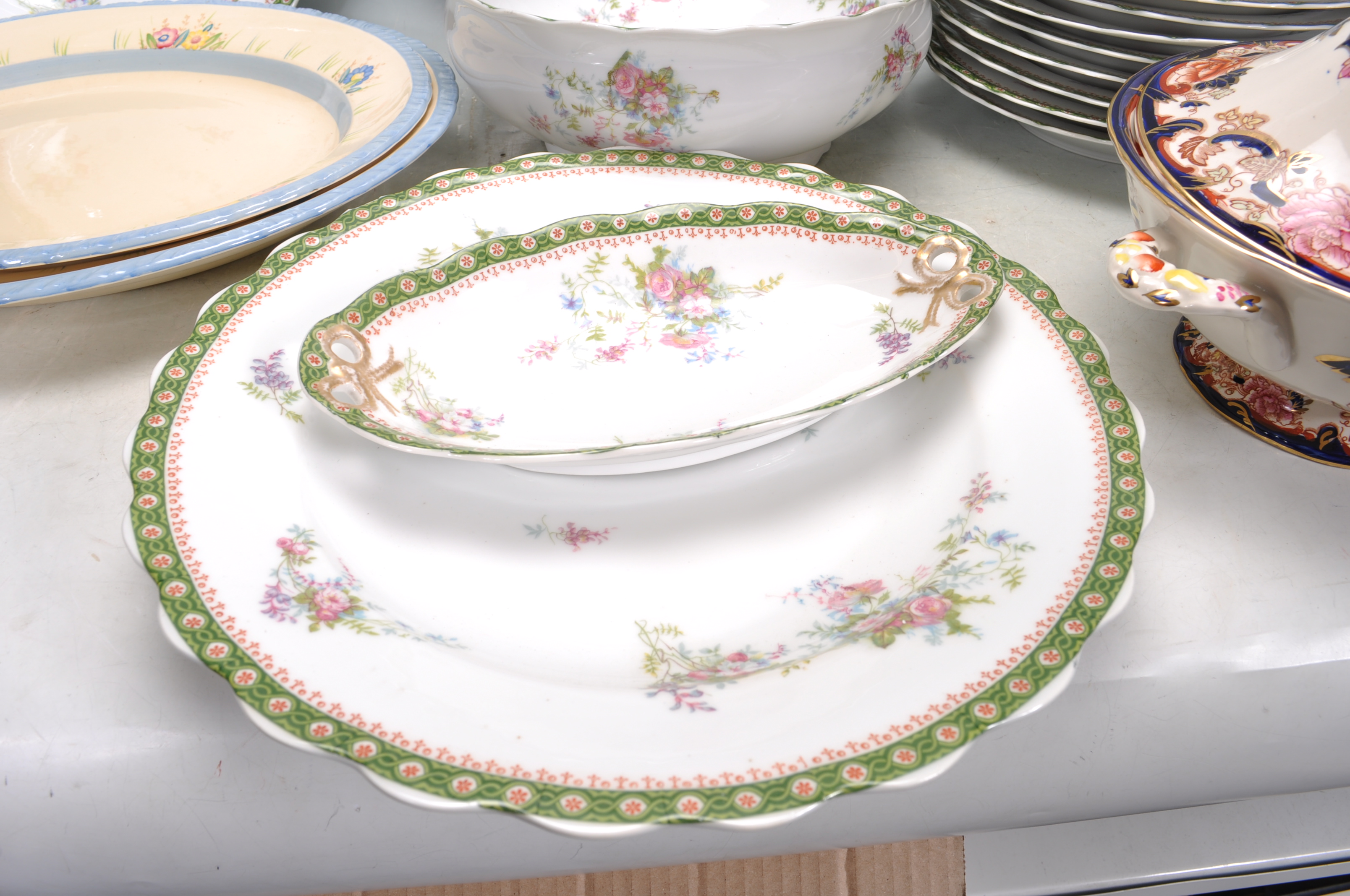 COLLECTION OF VINTAGE CHINA TO INCLUDE LIMOGES, NEW HALL AND MASON. - Image 5 of 25