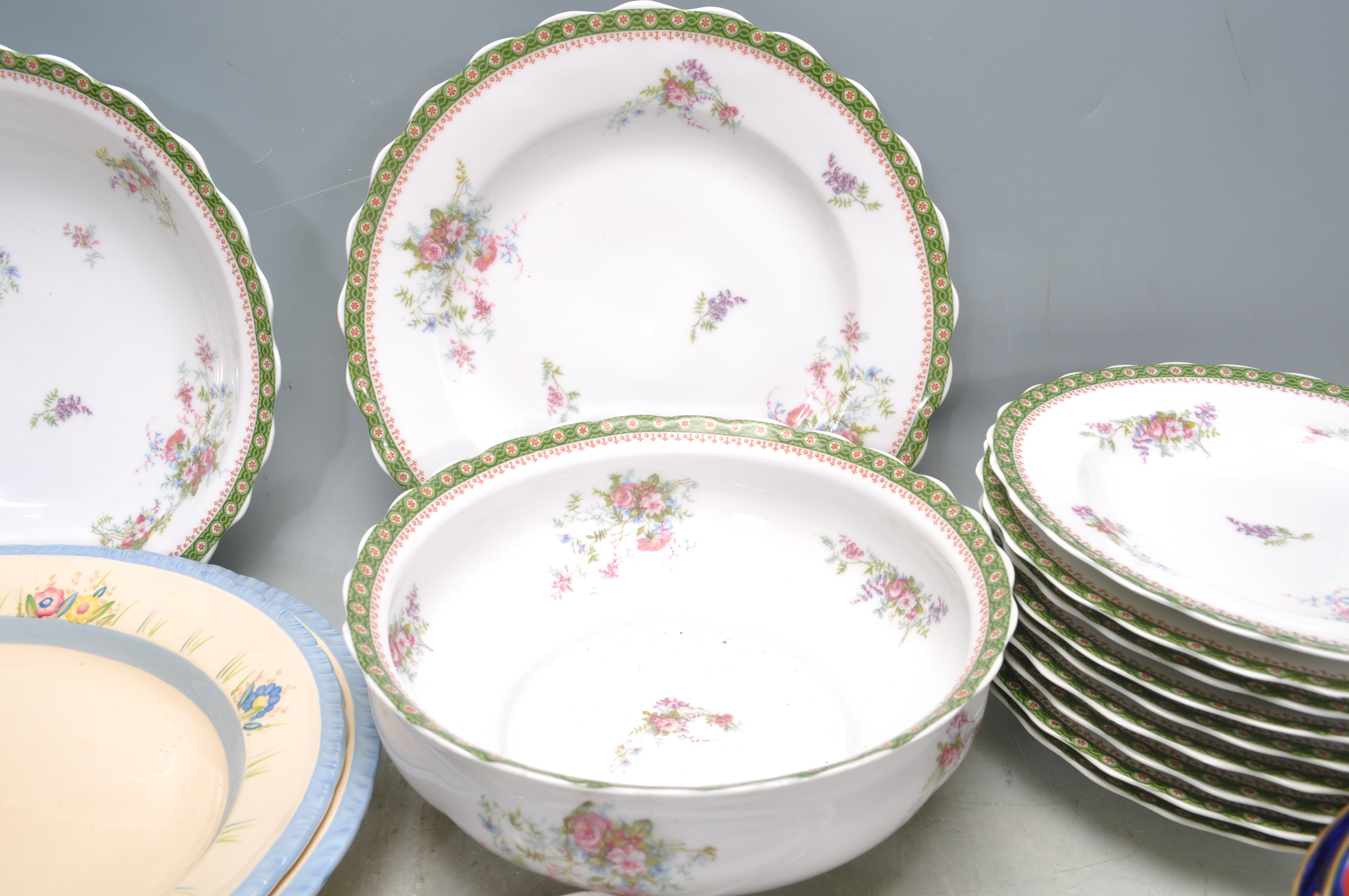 COLLECTION OF VINTAGE CHINA TO INCLUDE LIMOGES, NEW HALL AND MASON. - Image 9 of 25