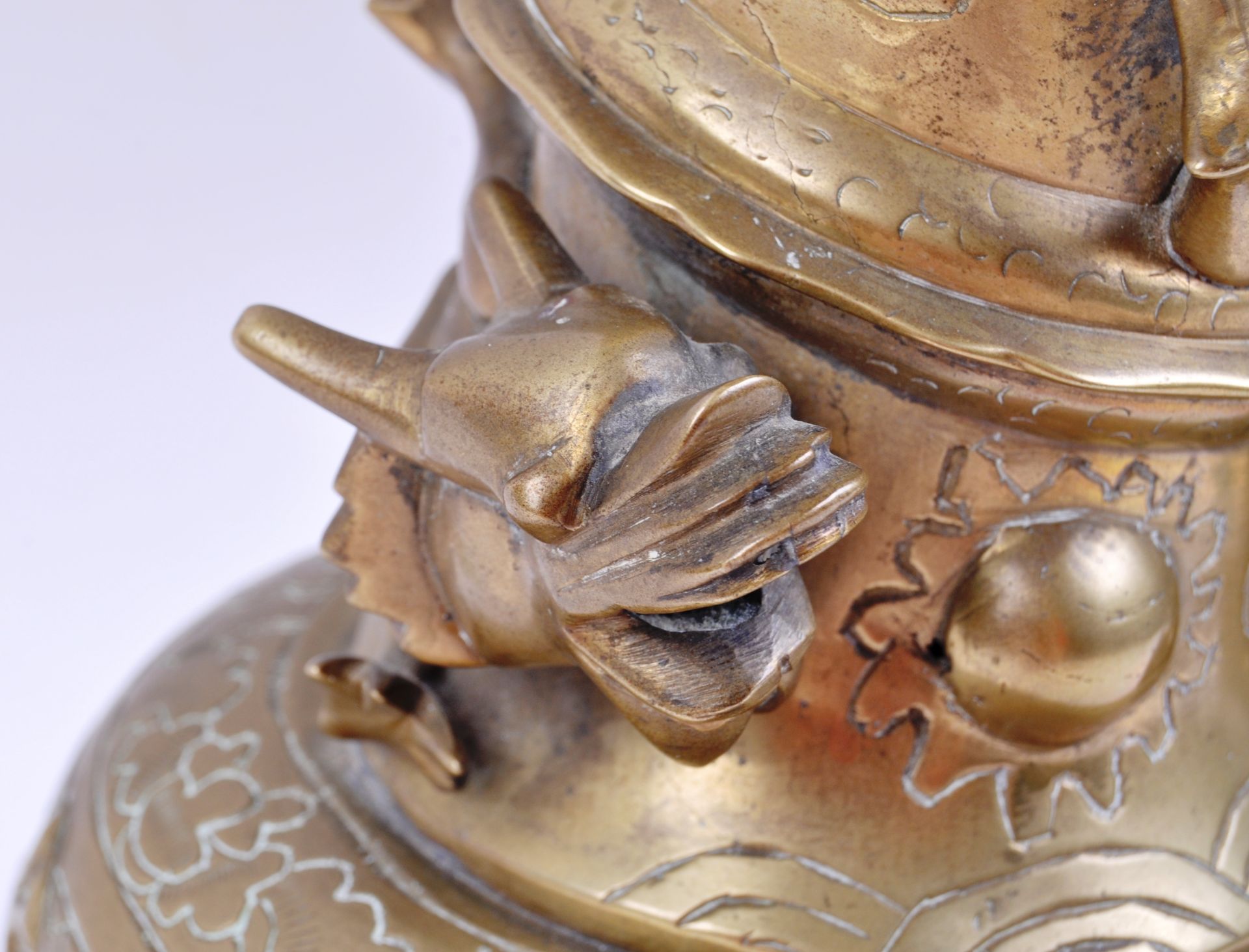PAIR OF ANTIQUE CHINESE BRASS DRAGON VASES - Image 5 of 8