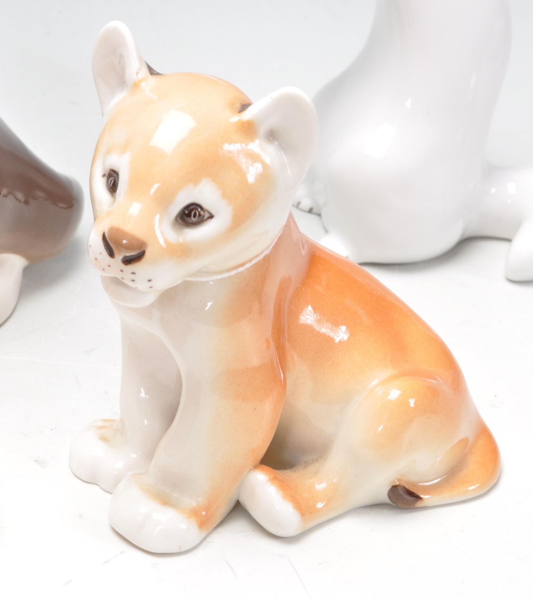 COLLECTION OF VINTAGE 20TH CENTURY CERAMIC ANIMAL FIGURINES - Image 4 of 9