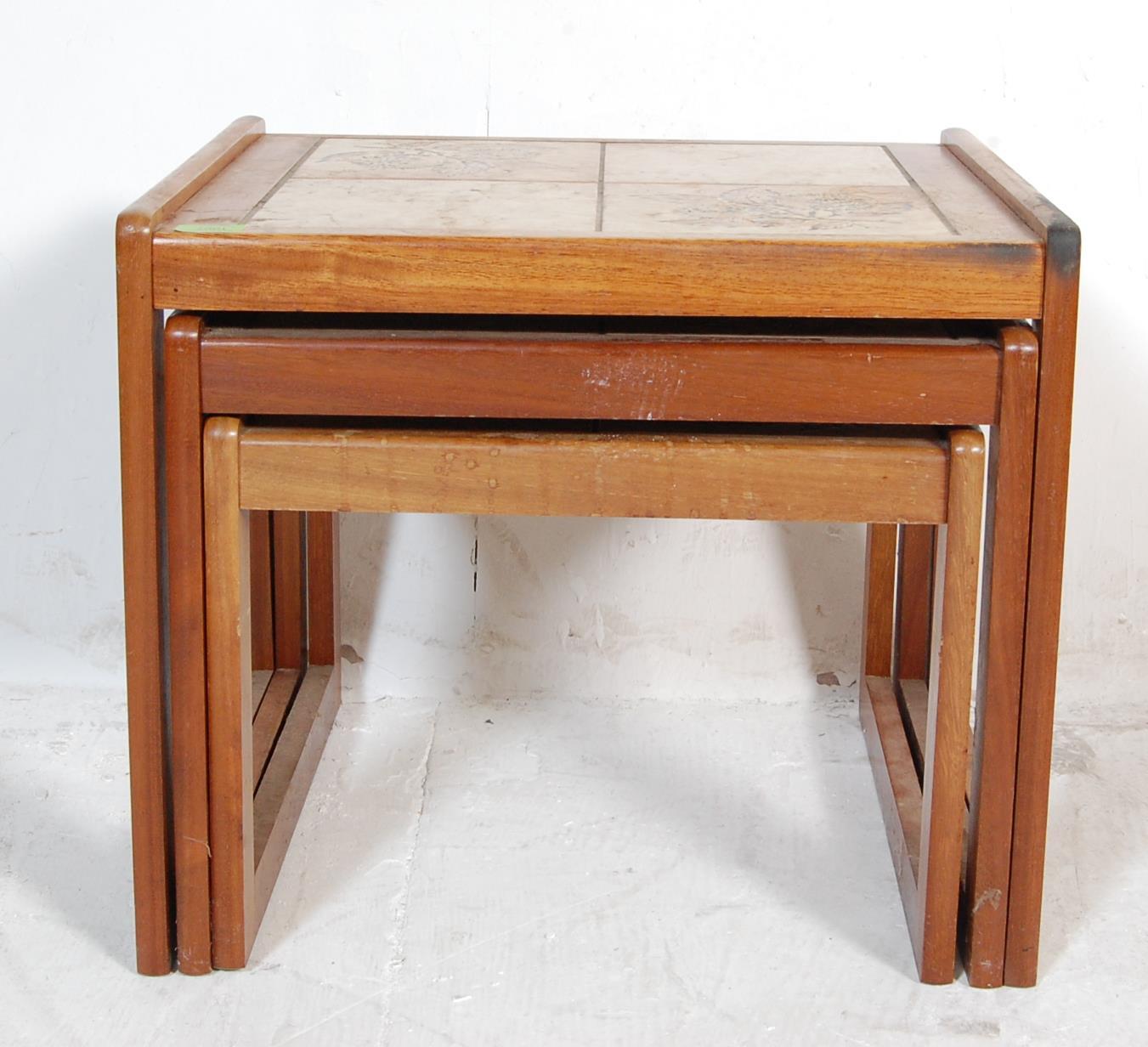 RETRO VINTAGE LATE 20TH CENTURY TILE TOP NEST OF TABLES - Image 6 of 6