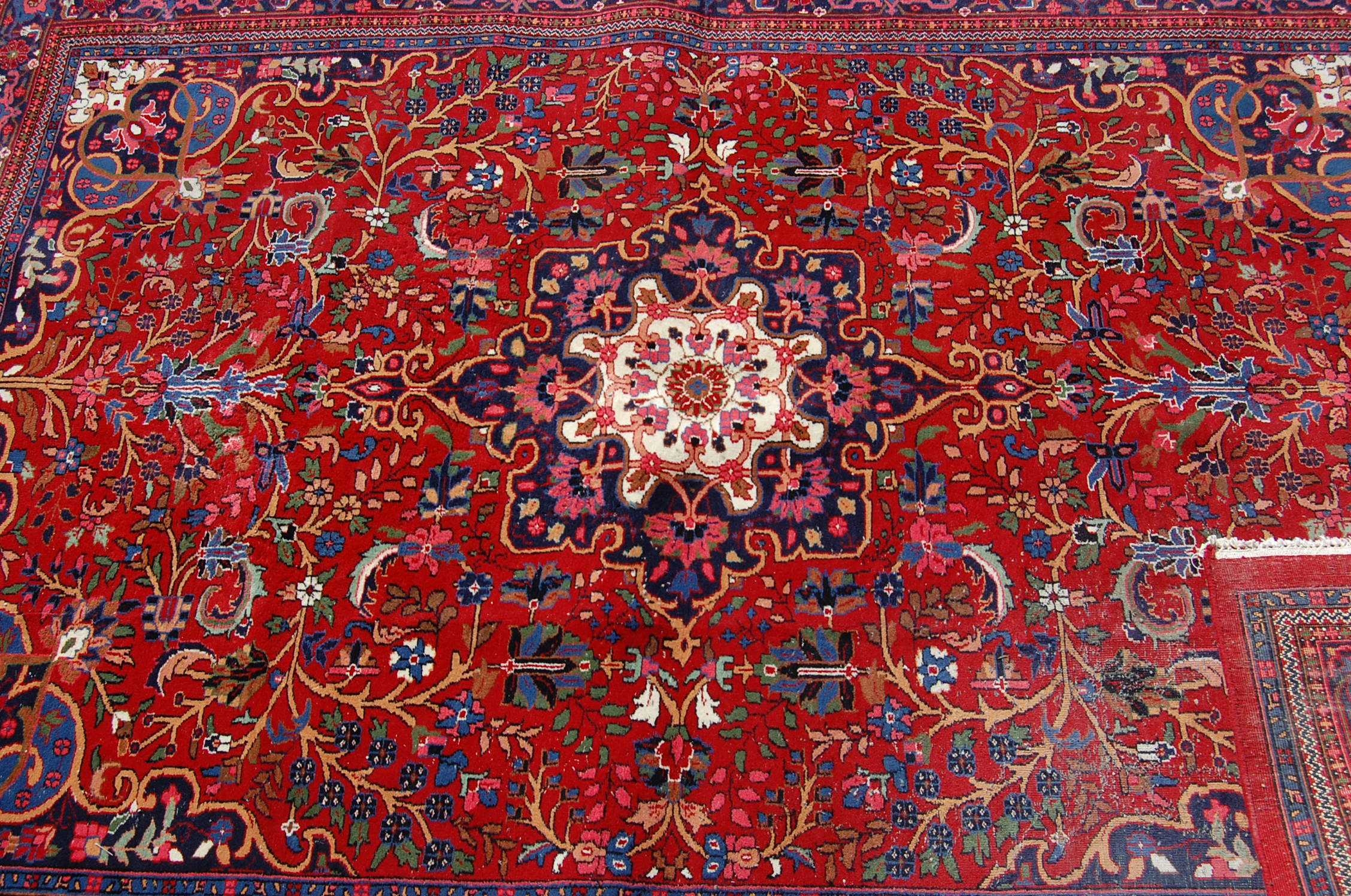 20TH CENTURY PERSIAN SAROUK CARPET RUG - Image 6 of 8