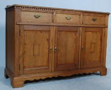 EARLY 20TH CENTURY ARTS AND CRAFTS OAK SIDEBOARD CREDENZA