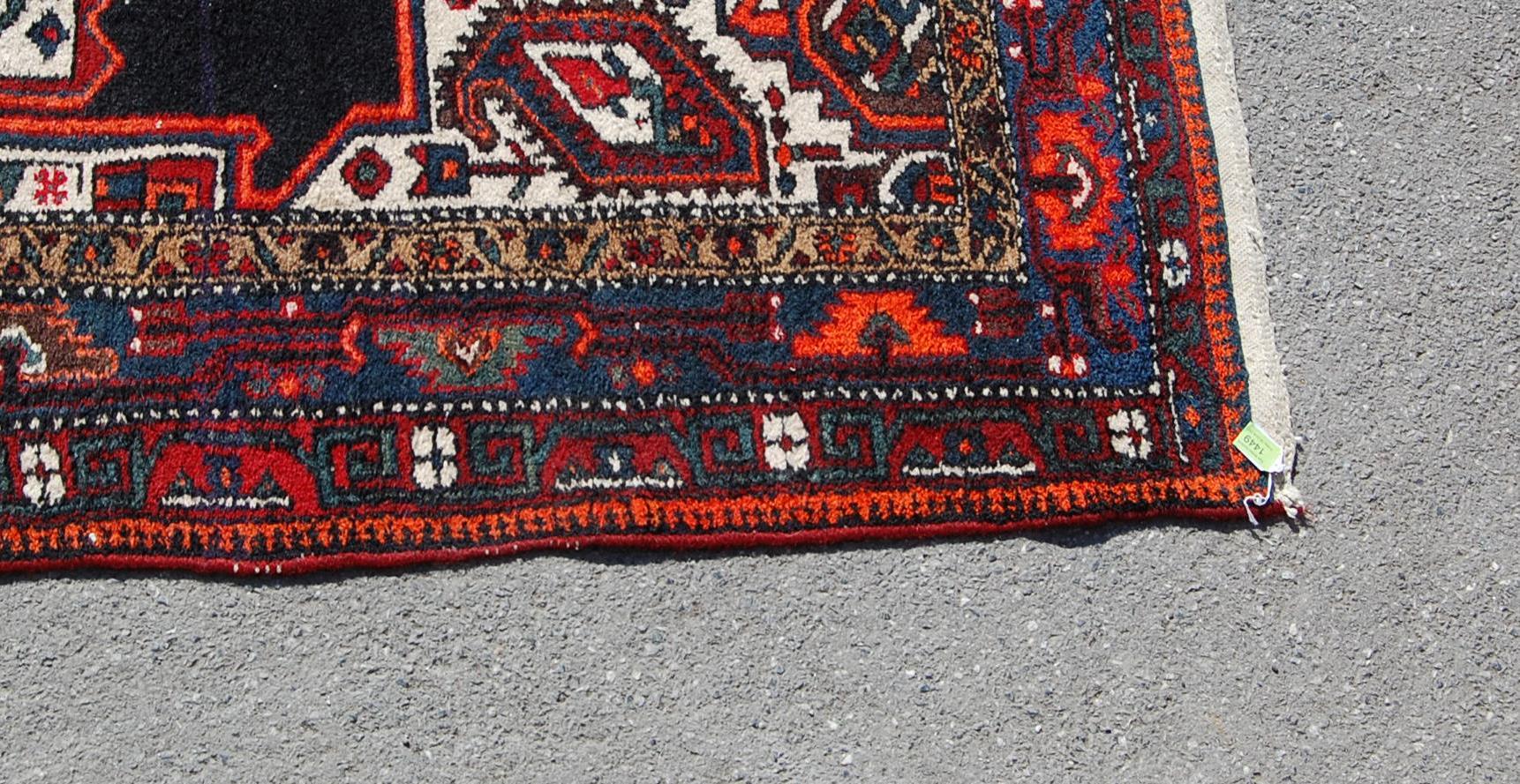 20TH CENTURY PERSIAN ISLAMIC HAMADAN CARPET RUG - Image 4 of 7