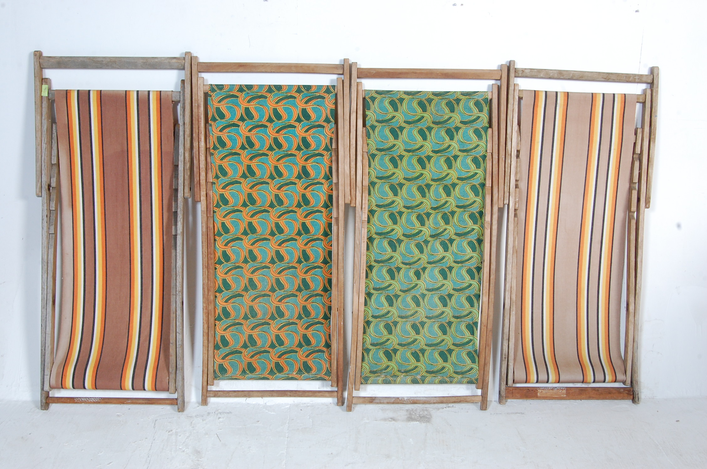 COLLECTION OF FOUR VINTAGE 20TH CENTURY DECK CHAIRS - Image 6 of 6