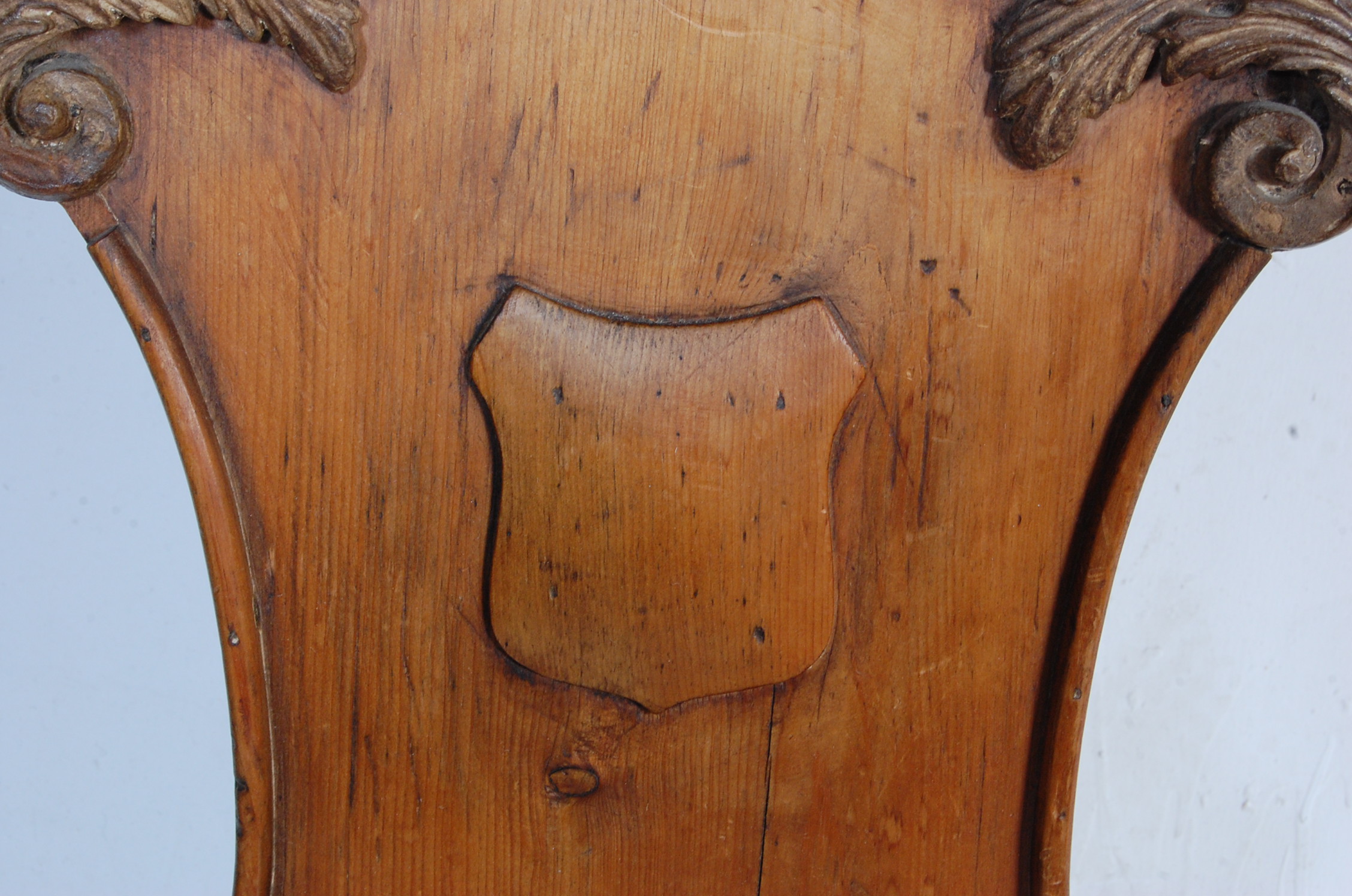 19TH CENTURY VICTORIAN OAK CARVED HALL CHAIR - Image 4 of 5