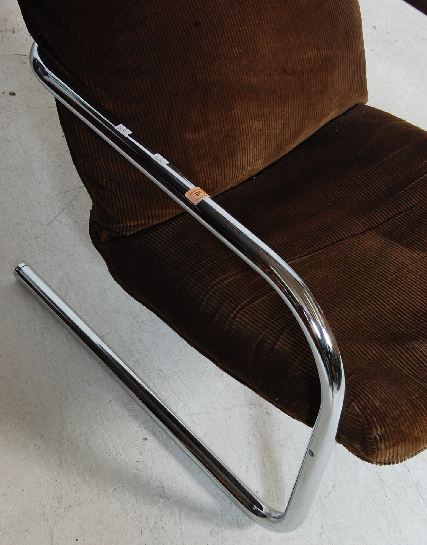 VINTAGE RETRO CHROME FRAMED CANTILEVER ARMCHAIR - Image 4 of 4