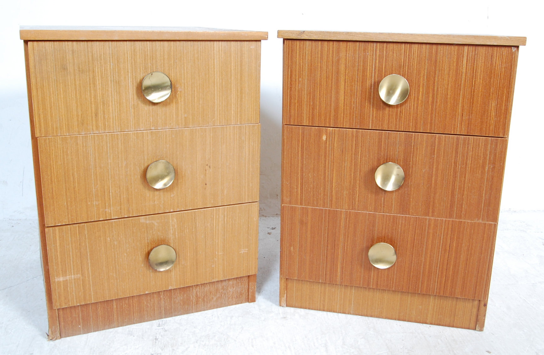 MID CENTURY RETRO TEAK WOOD BEDSIDE CHESTS OF DRAWERS