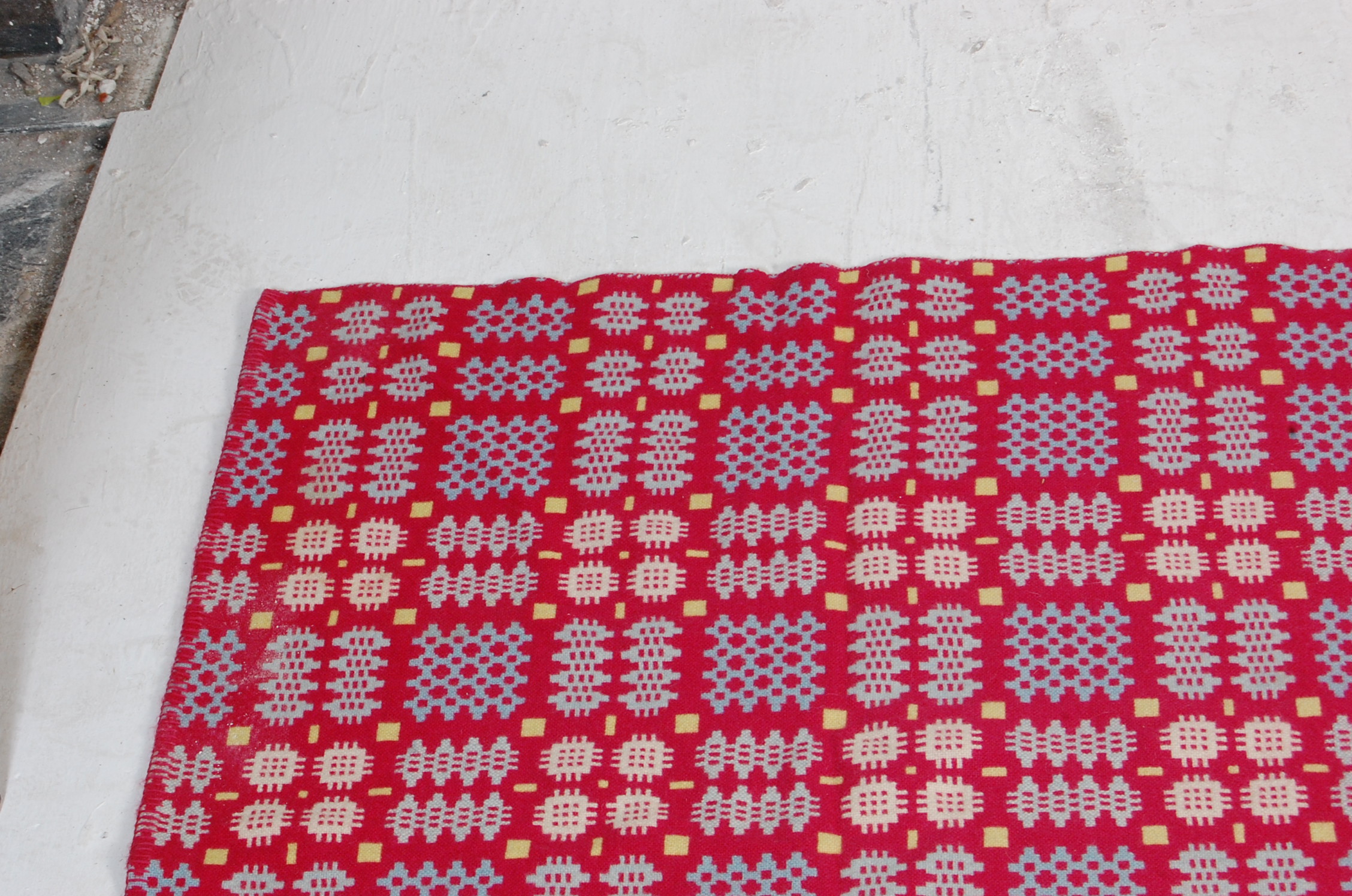 LARGE 20TH CENTURY HAND MADE WELSH BLANKET BY REAL WELSH - Image 5 of 7