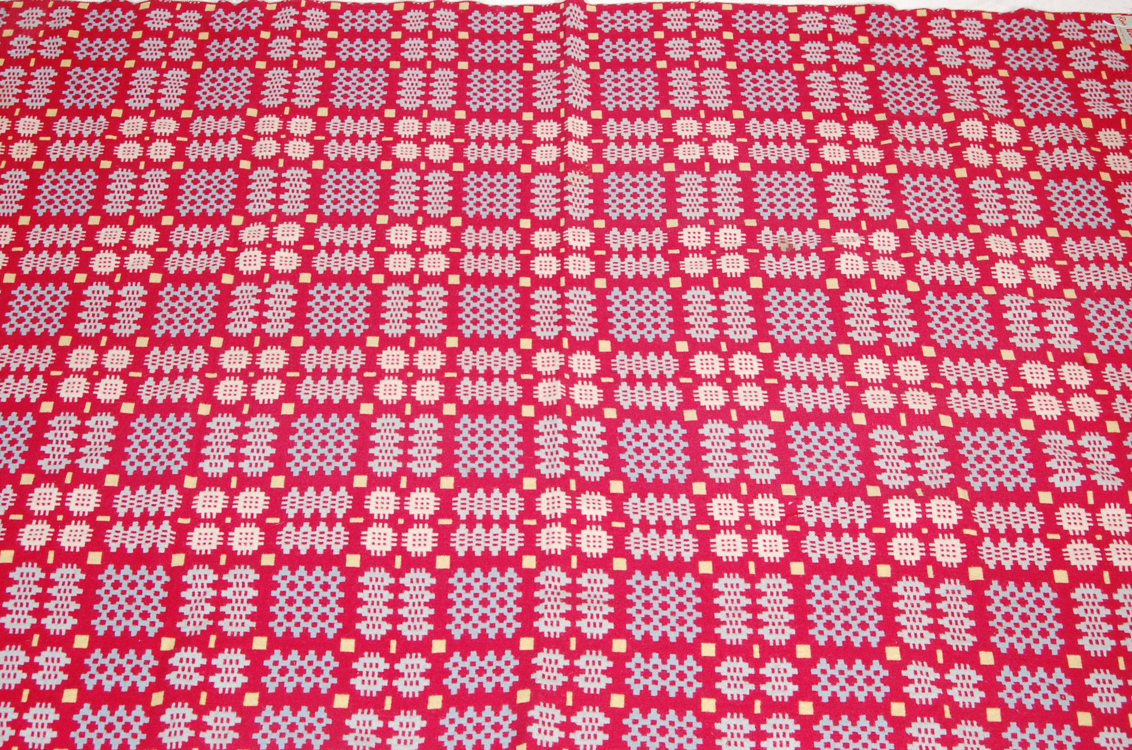 LARGE 20TH CENTURY HAND MADE WELSH BLANKET BY REAL WELSH - Image 6 of 7