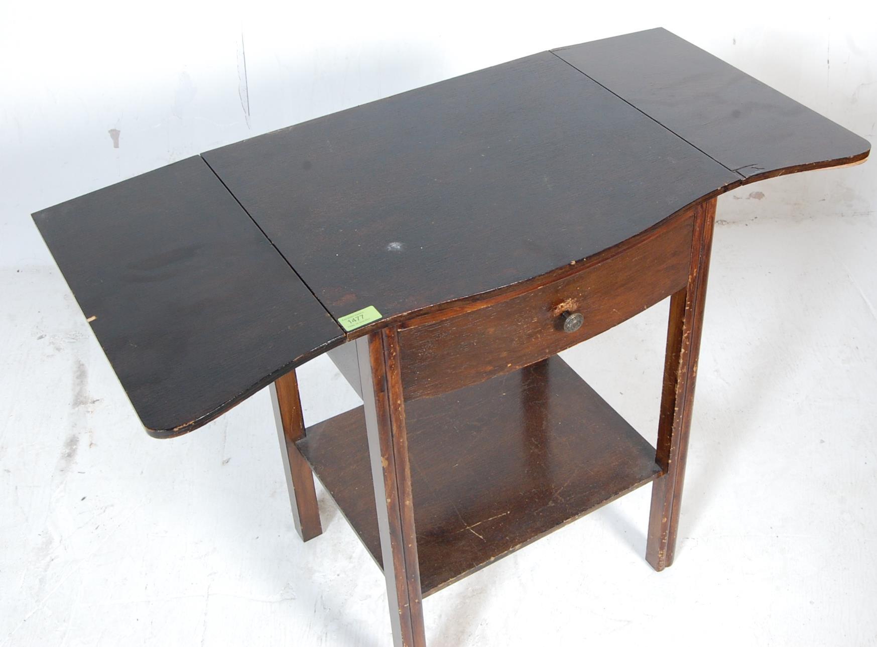 MID 20TH CENTURY OAK SIDE / OCCASIONAL TABLE - Image 4 of 5