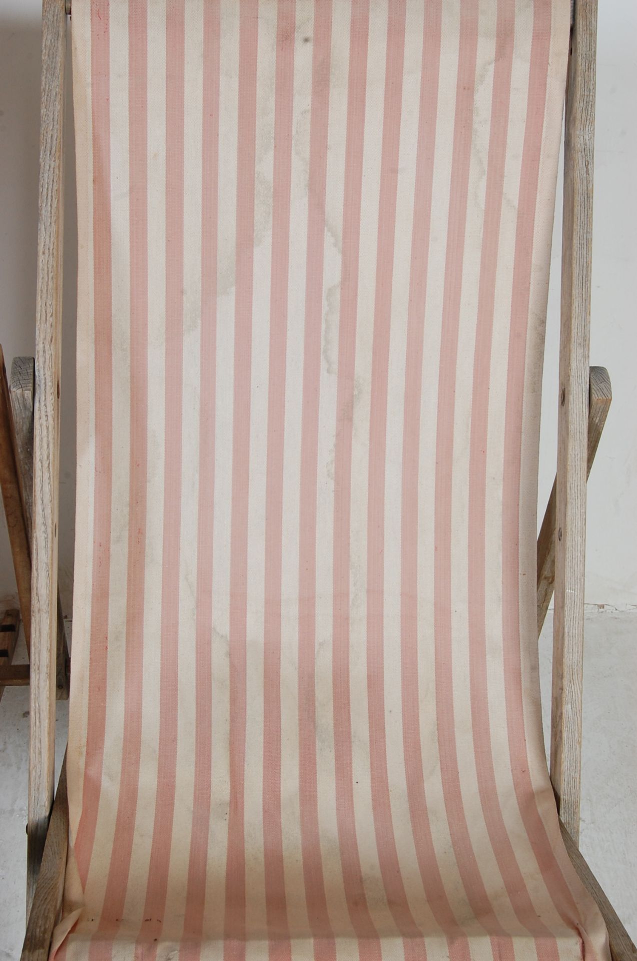 COLLECTION OF FOUR VINTAGE FOLDING DECK CHAIRS - Image 9 of 9
