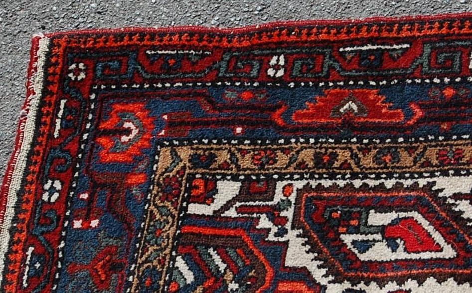 20TH CENTURY PERSIAN ISLAMIC HAMADAN CARPET RUG - Image 2 of 7