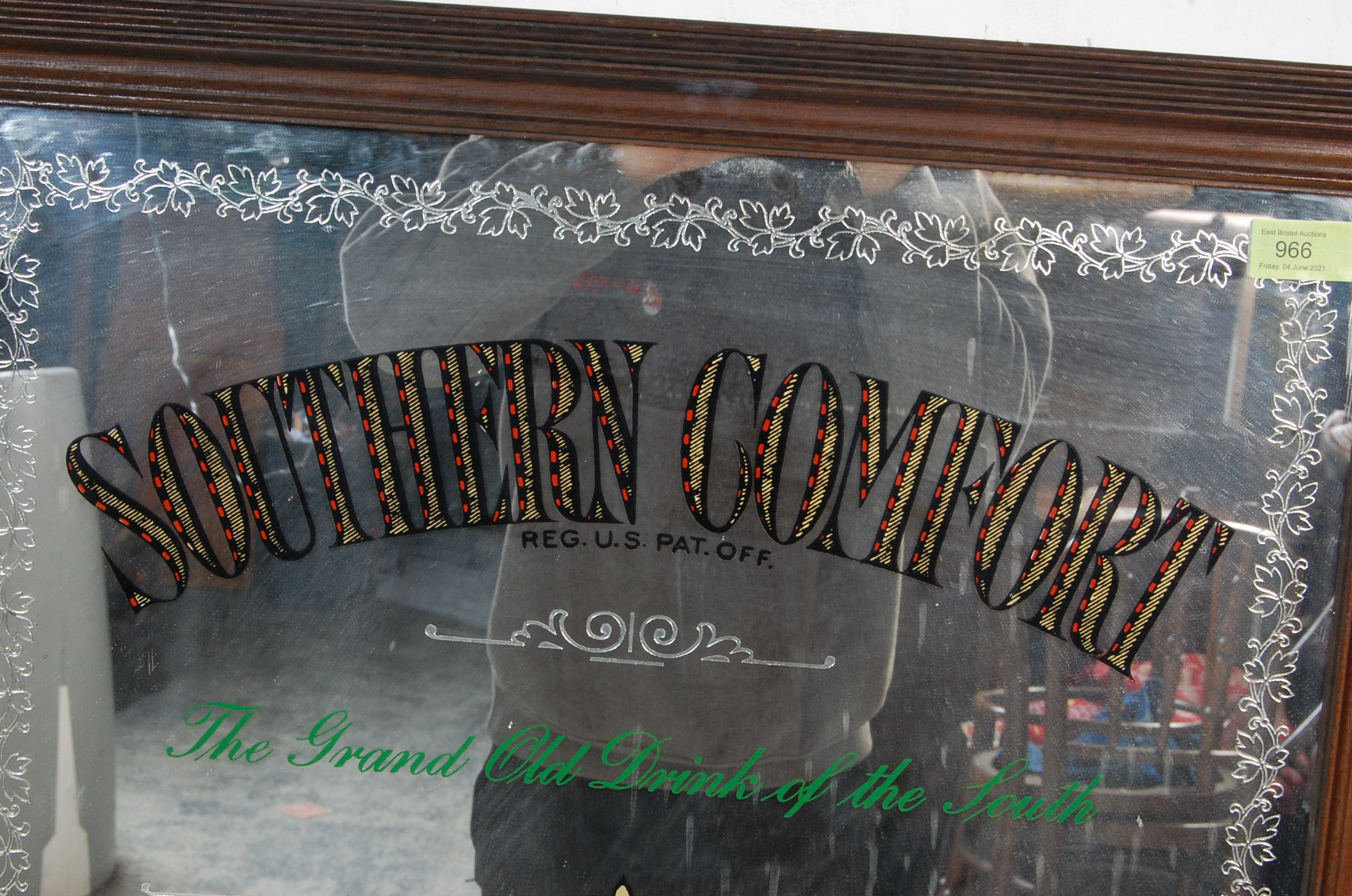 LARGE 20TH CENTURY SOUTHERN COMFORT ADVERTISING MIRROR - Image 2 of 8