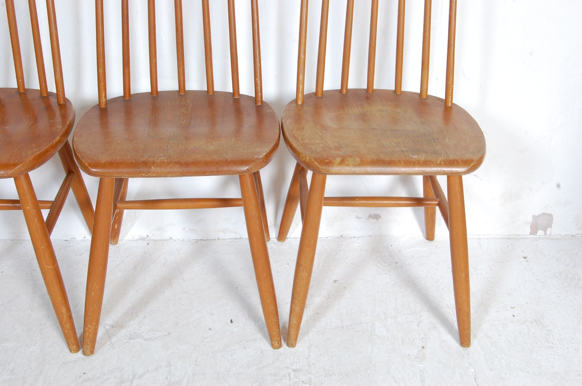 SET OF FOUR RETRO VINTAGE BEECH AND ELM DINING CHAIRS - Bild 5 aus 5