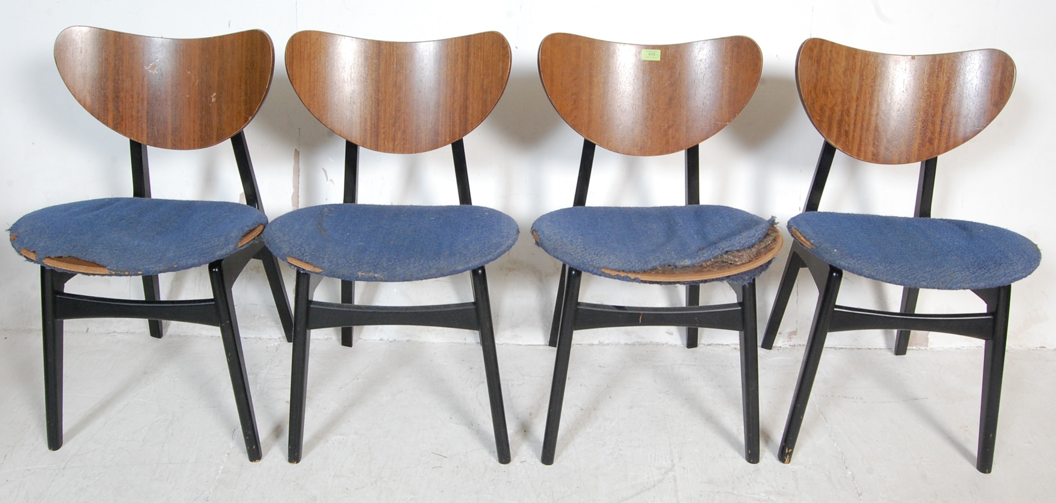 A SET OF FOUR VINTAGE RETRO MID CENTURY G-PLAN LIBRENZA ' BUTTERFLY ' DINING CHAIRS HAVING In - Image 2 of 5