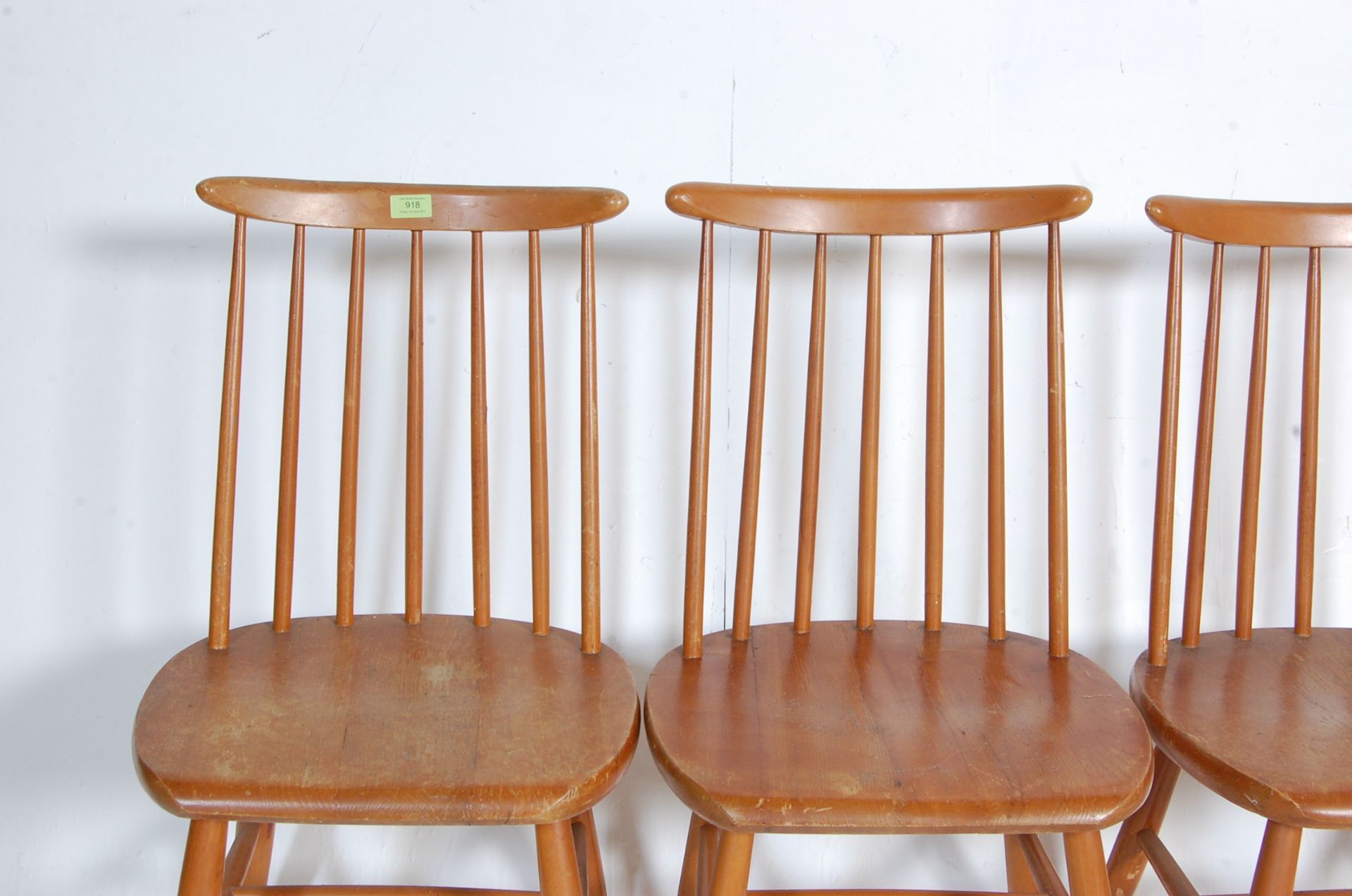 SET OF FOUR RETRO VINTAGE BEECH AND ELM DINING CHAIRS - Bild 3 aus 5