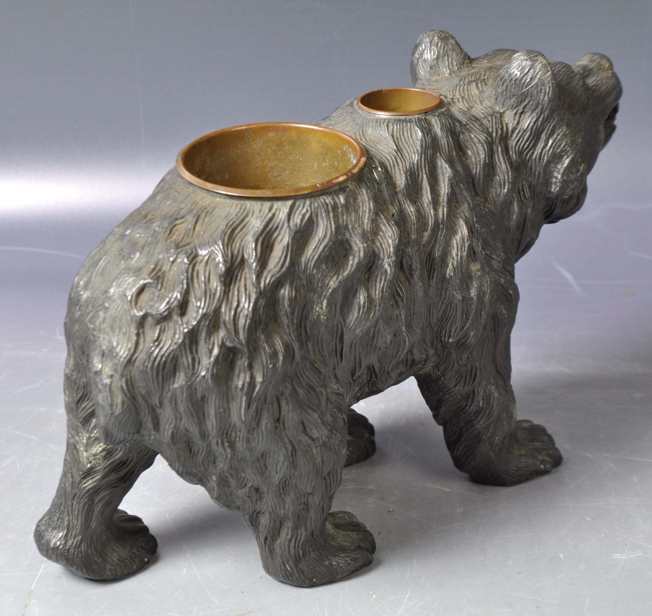 19TH CENTURY VICTORIAN BLACK FOREST MANNER SPELTER BEAR INKWELL - Image 5 of 9