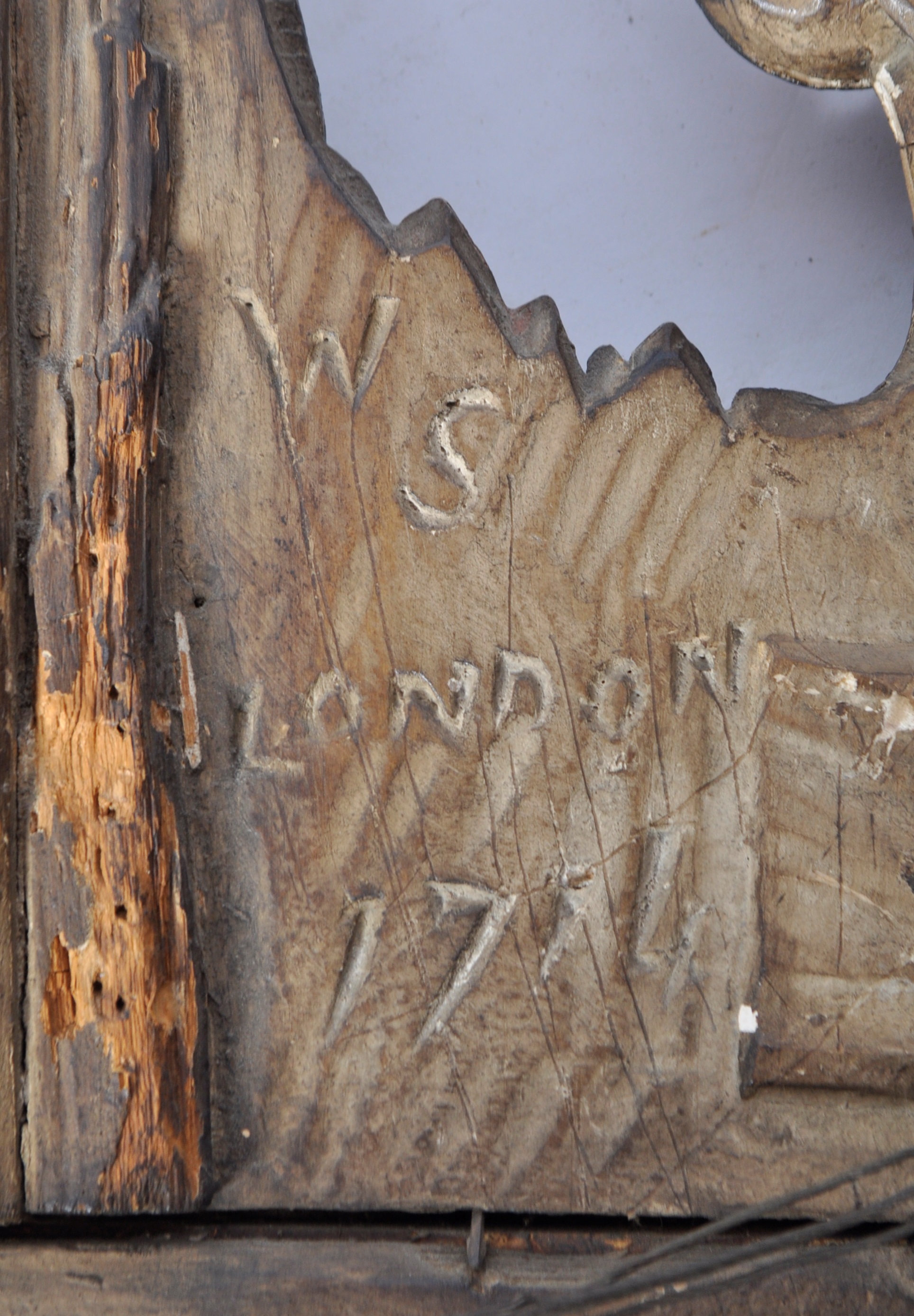 BELIEVED 18TH CENTURY QUEEN ANNE WALNUT PIER MIRROR - Image 7 of 7