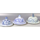 THREE 20TH CENTURY CHINESE PORCELAIN BLUE AND WHITE JAR COVERS