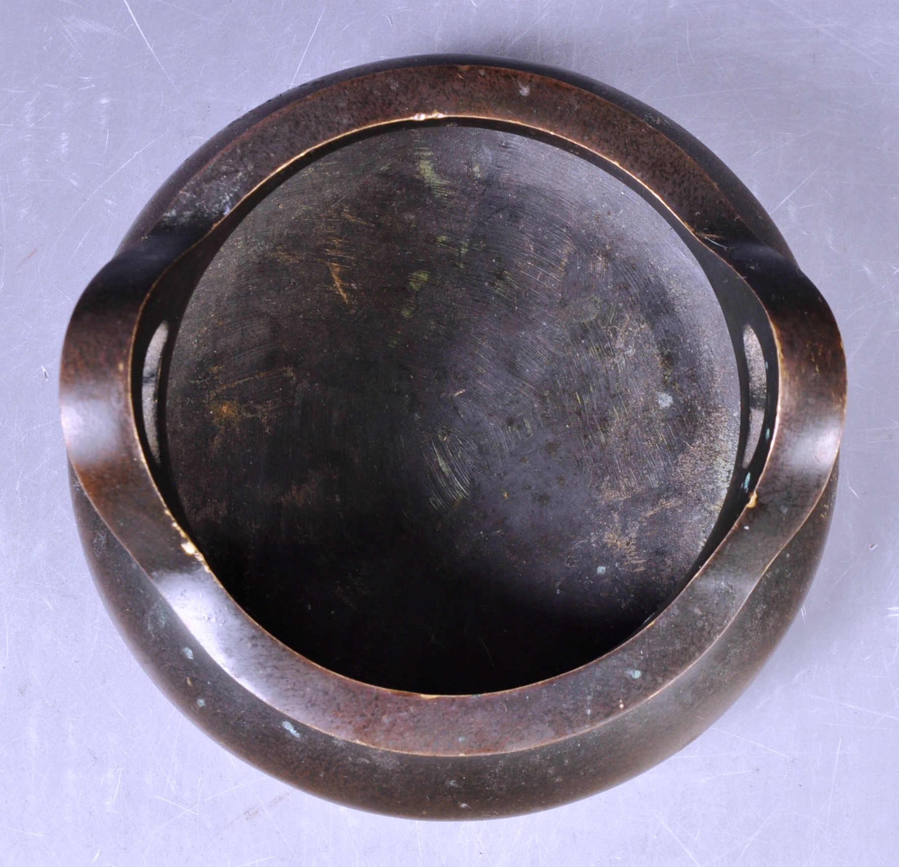 HEAVY ANTIQUE CHINESE XUANDE MARK BRONZE CENSER DING BOWL - Image 2 of 6