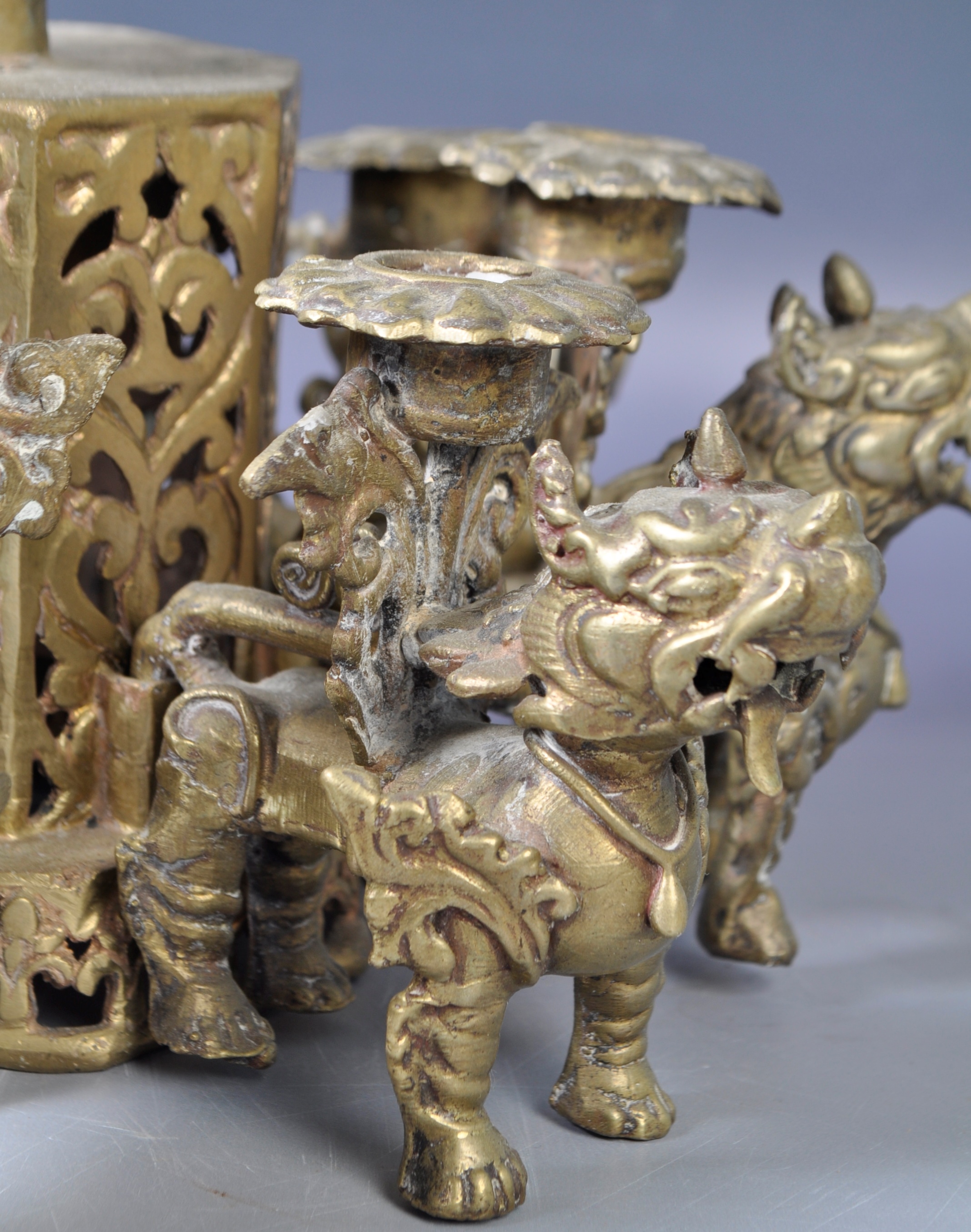 19TH CENTURY ANTIQUE TIBETAN FOO DOG CENTERPIECE - Image 3 of 6