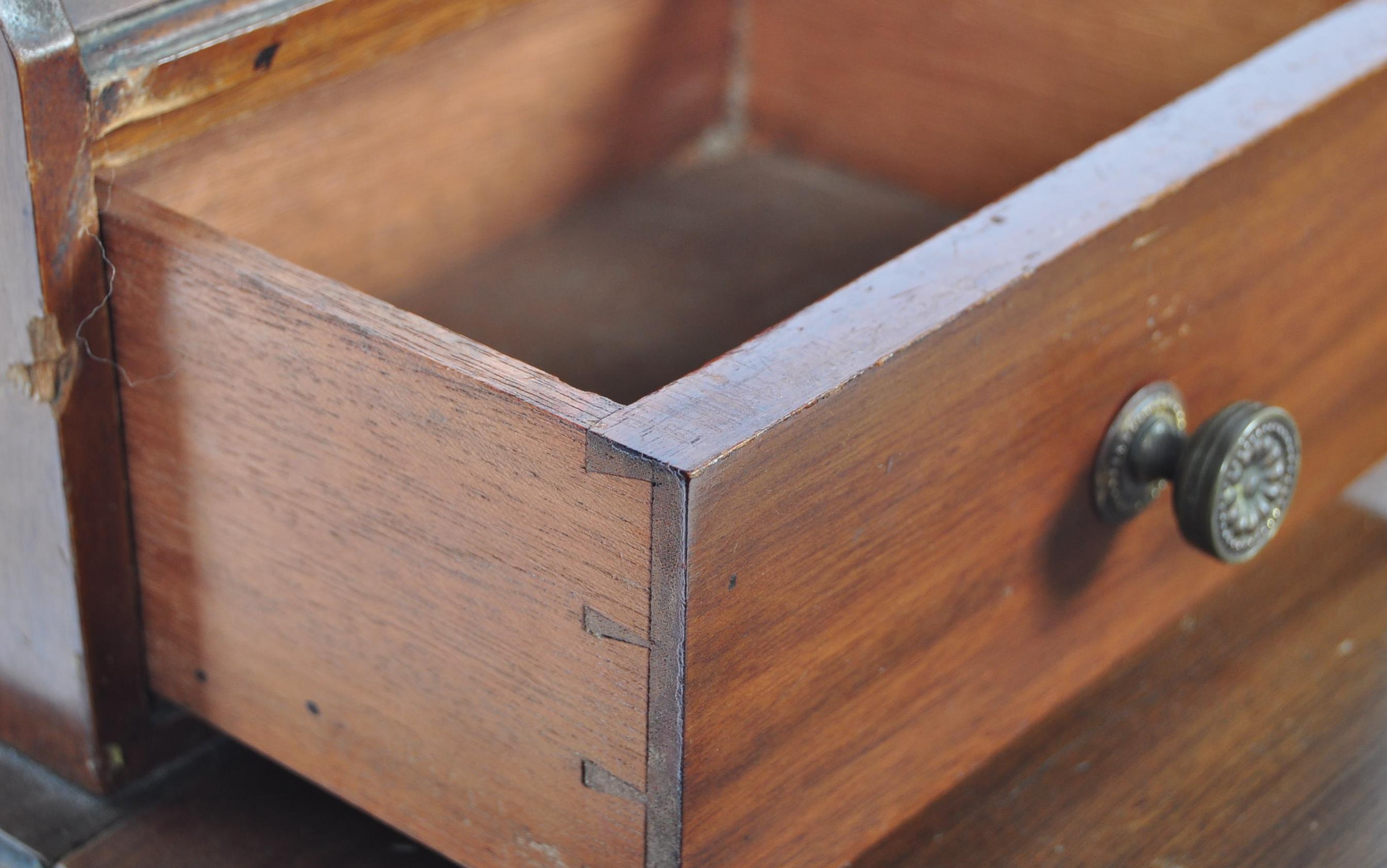 19TH CENTURY ANTIQUE MAHOGANY WRITING TABLE DESK - Image 4 of 6