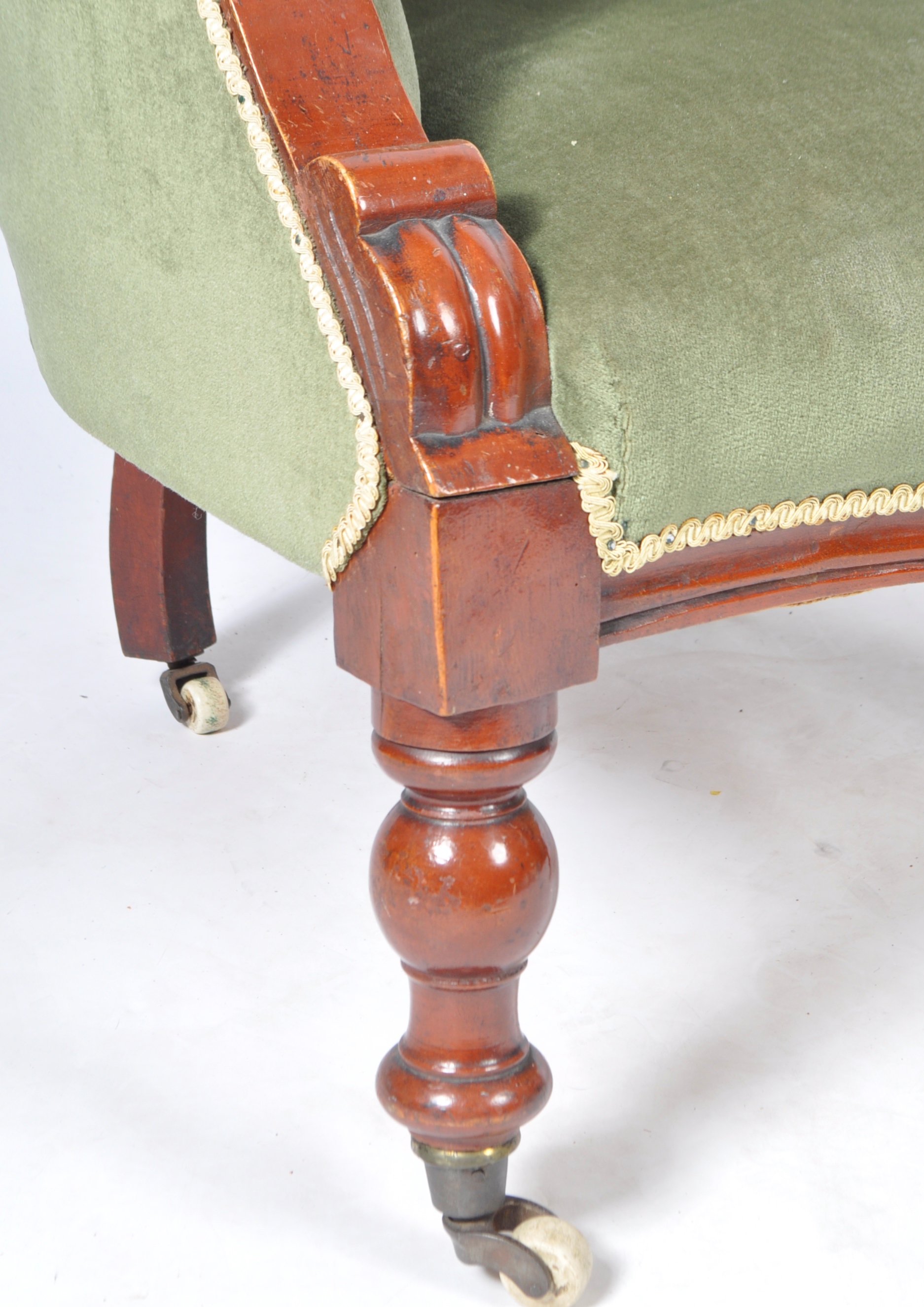 19TH CENTURY VICTORIAN MAHOGANY BUTTON BACK CHAIR - Image 6 of 9