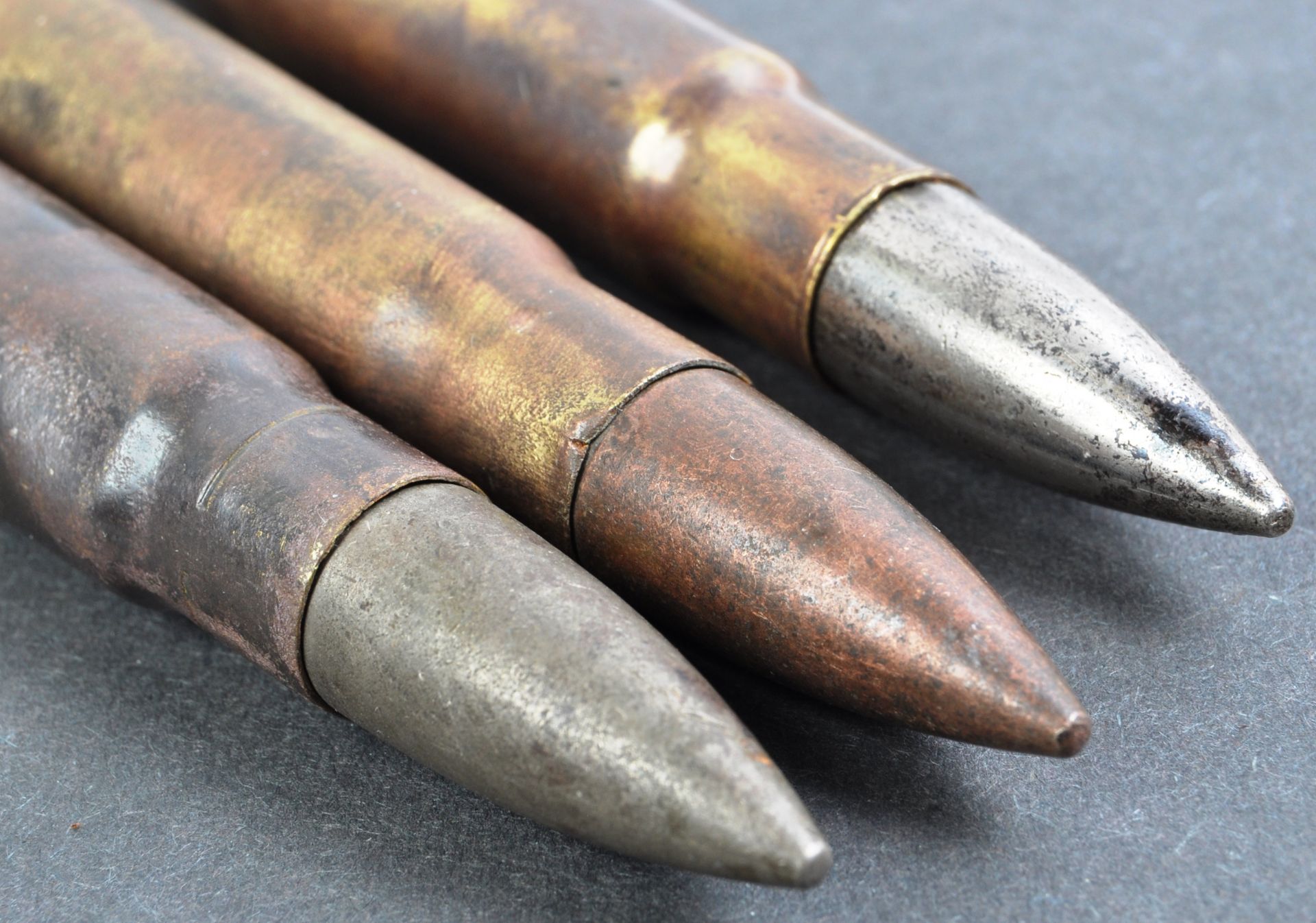 COLLECTION OF X3 SECOND WORLD WAR VICKERS AMMUNITION ROUNDS - Image 3 of 4