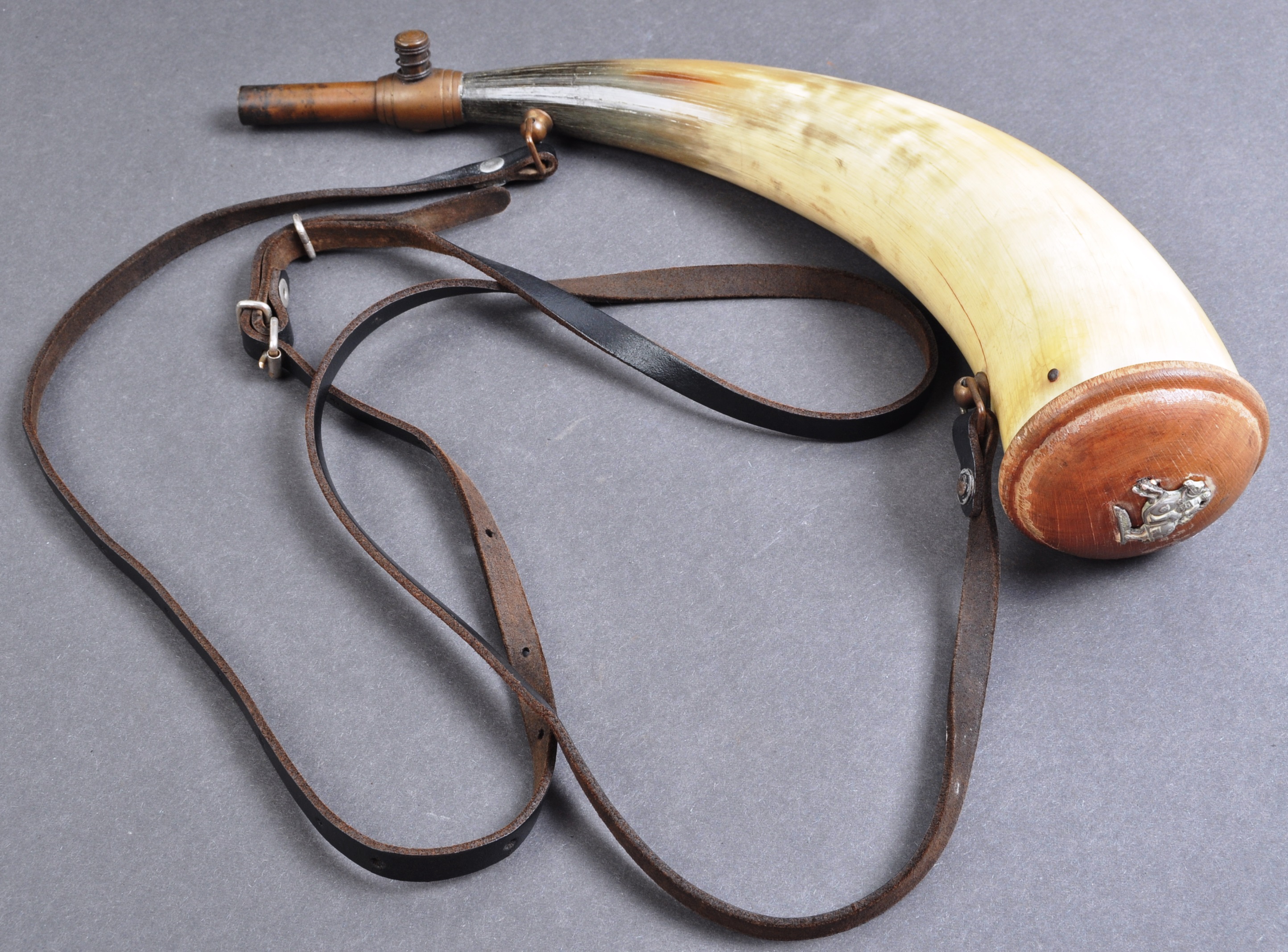 19TH CENTURY GUN POWDER HORN / FLASK