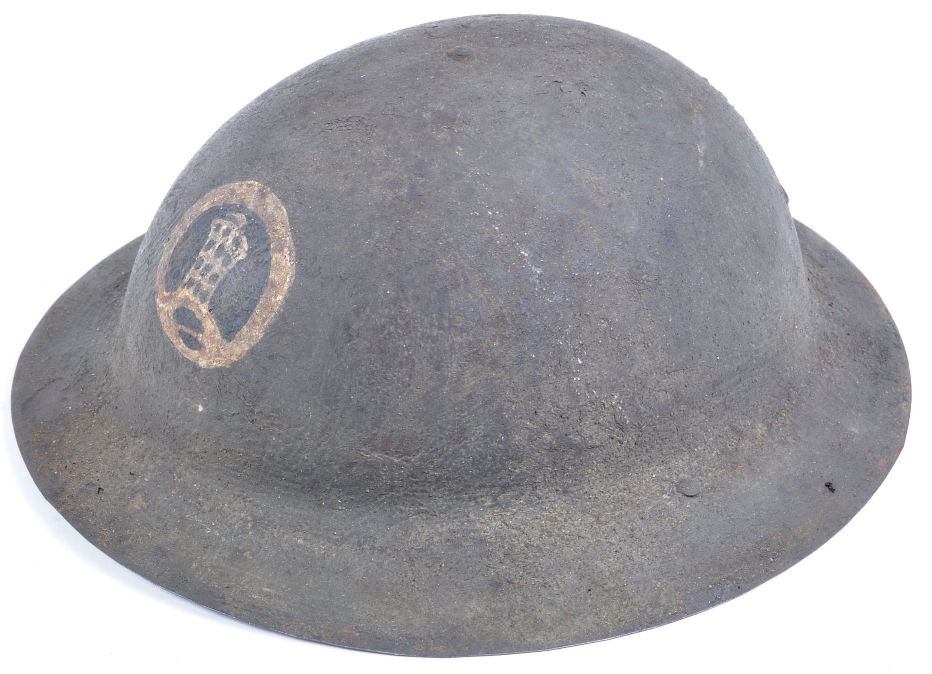 WWI FIRST WORLD WAR 'TOMMY' BRODIE HELMET WITH INSIGNIA