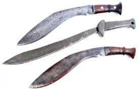 EDGED WEAPONS - COLLECTION OF KUKRI KNIVES / MACHETES