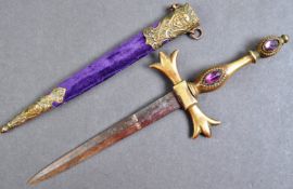 19TH CENTURY ' MEMENTO MORI ' SOUTH EUROPEAN DAGGER