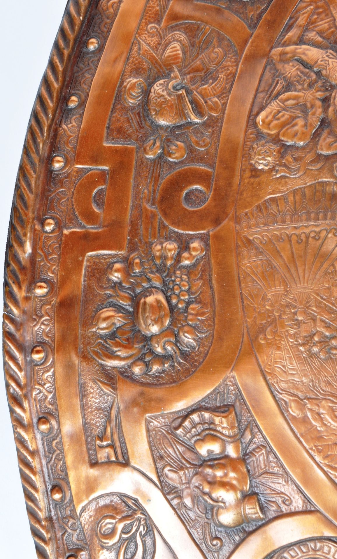 19TH CENTURY DECORATIVE COPPER SHIELD RELATING TO HENRY II - Image 5 of 8