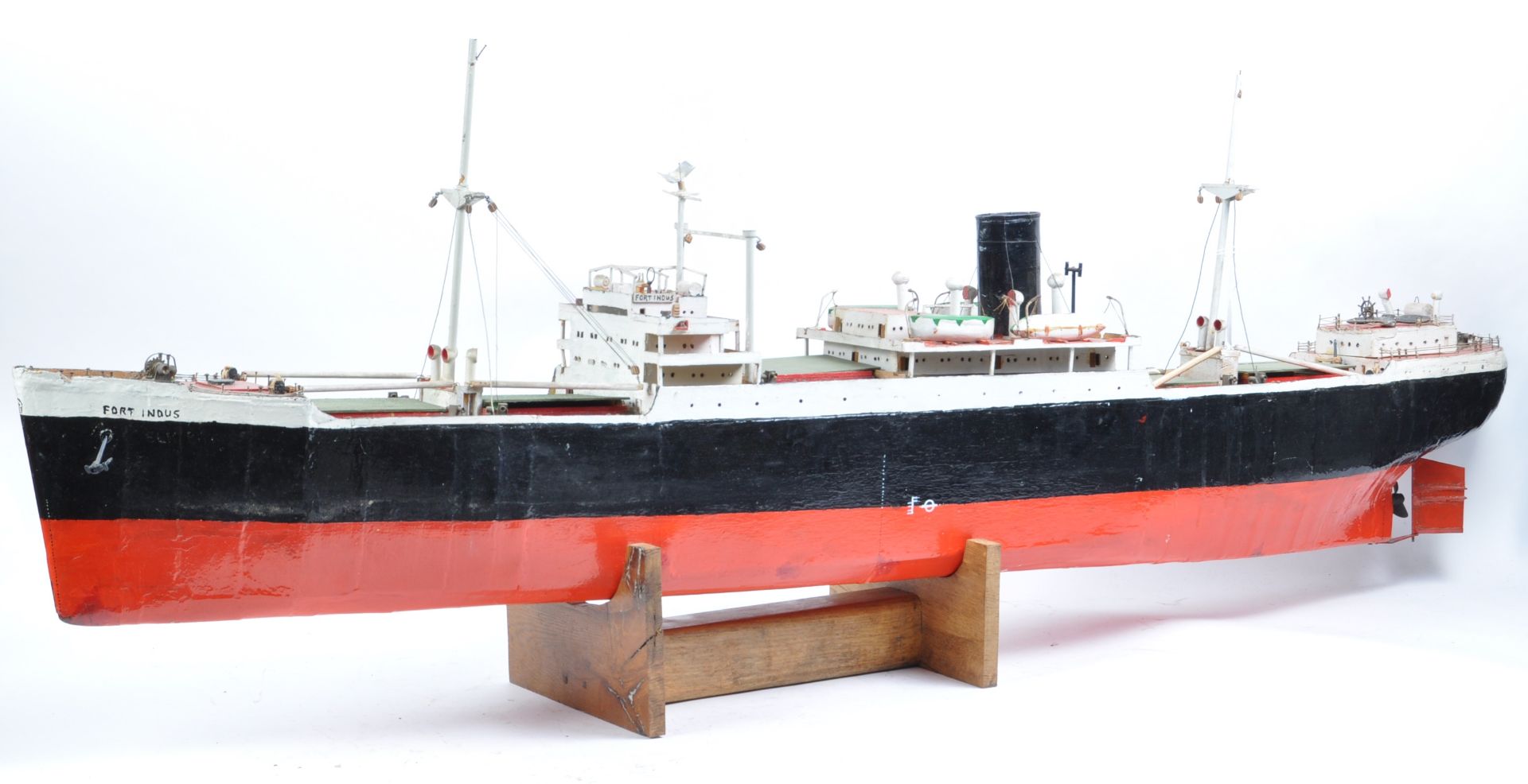 SHIPPING - RADIO CONTROLLED SCALE MODEL ' FORT INDUS ' CARGO SHIP