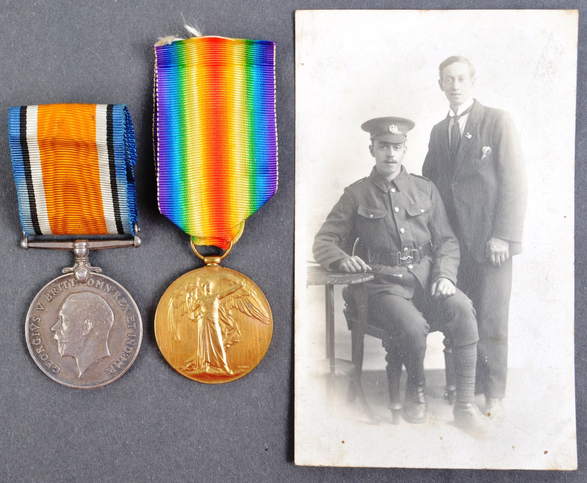 WWI FIRST WORLD WAR MEDAL PAIR - PRIVATE IN ROYAL FUSILIERS