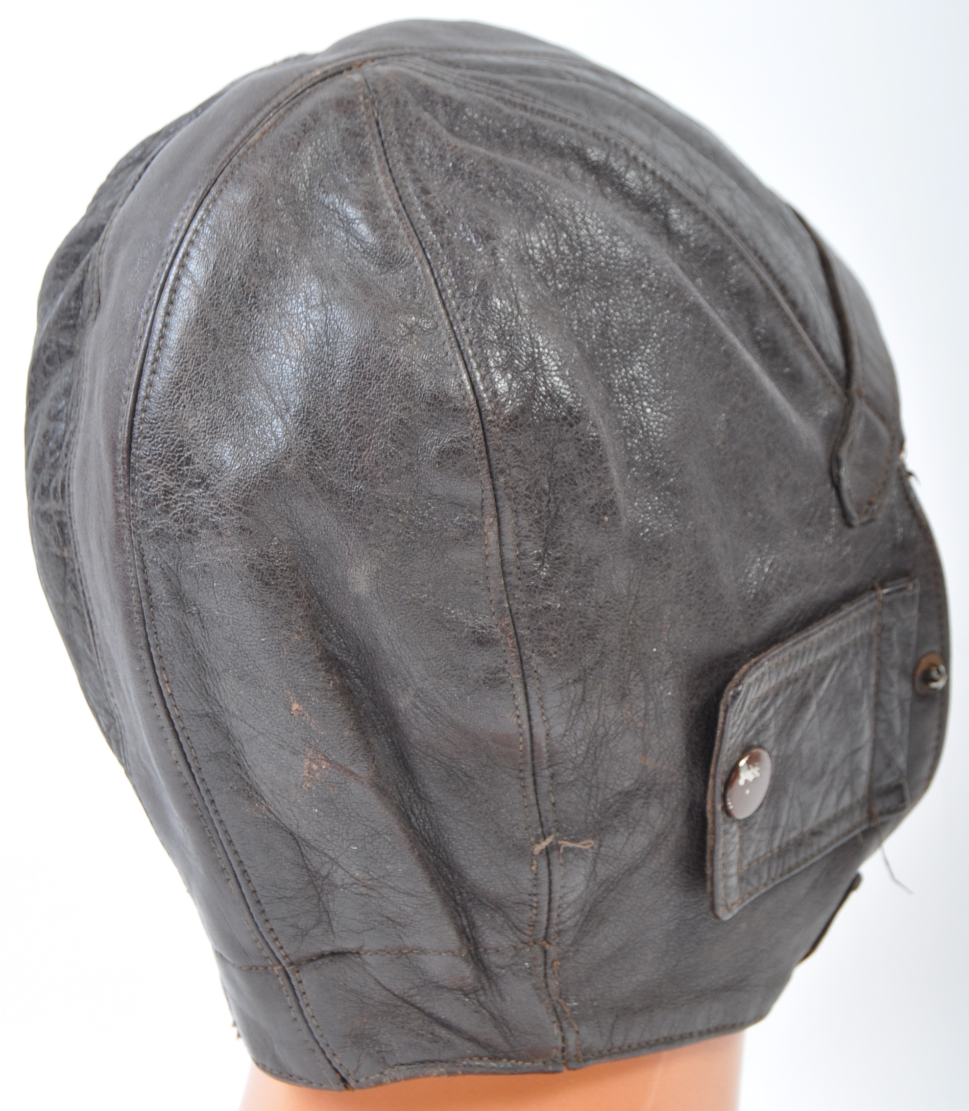 ORIGINAL WWII ERA AVIATION PILOT LEATHER FLYING HELMET - Image 2 of 4