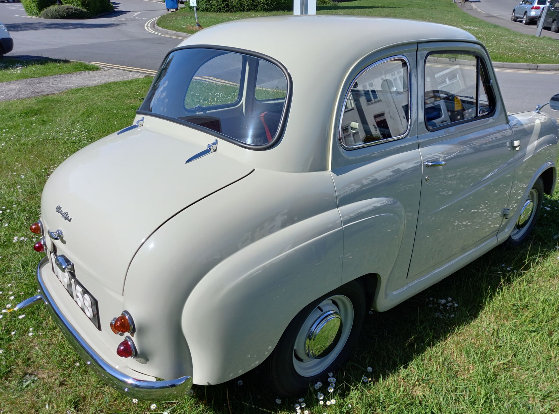 VNP 158 - 1958 AUSTIN A35 SALOON - 948CC - FULLY RESTORED CLASSIC CAR - Image 4 of 24