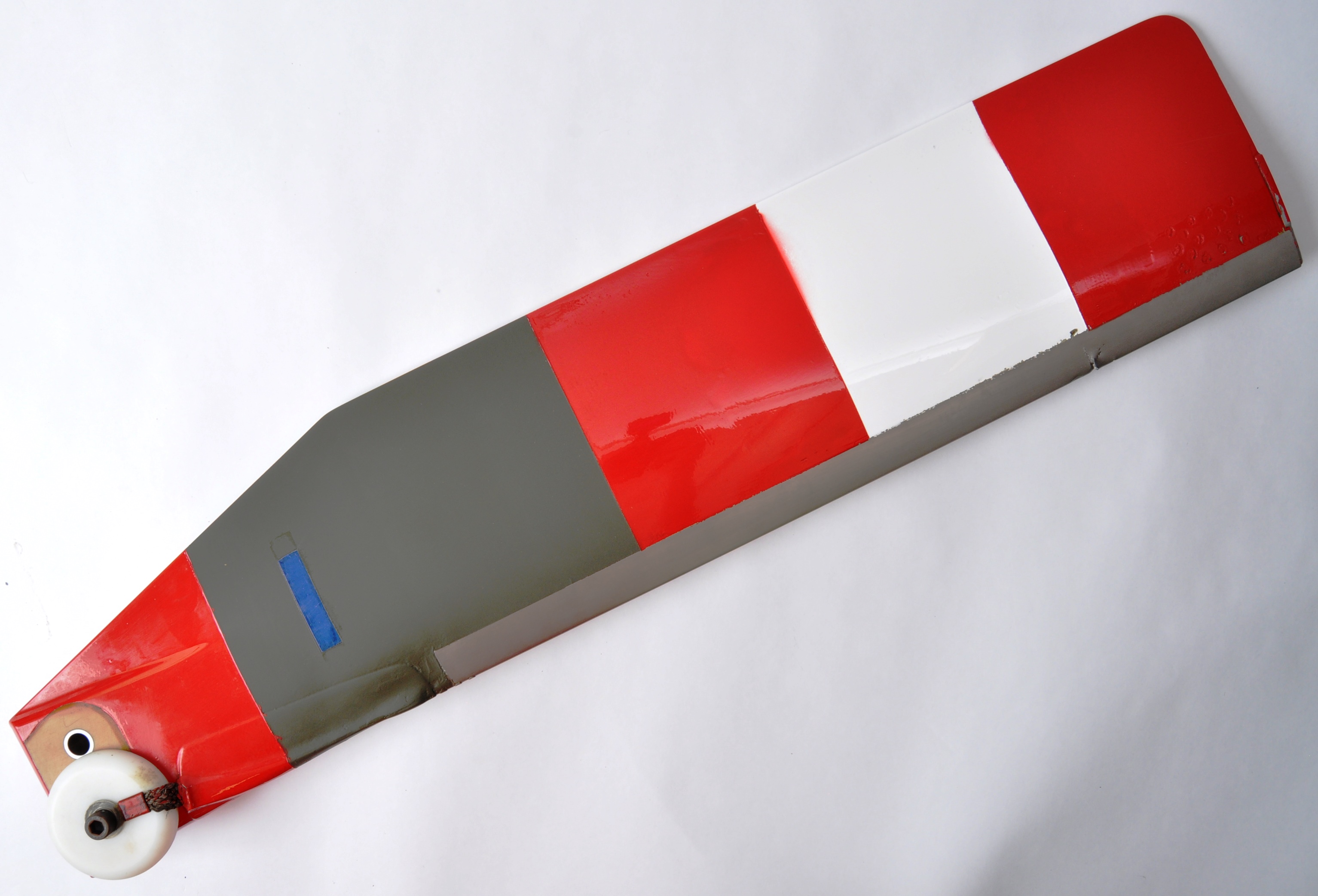 ORIGINAL AUGUSTAWESTLAND WILDCAT HELICOPTER TAIL ROTOR BLADE - Image 5 of 9