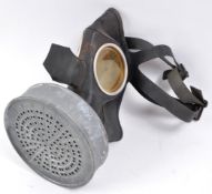 WWII SECOND WORLD WAR GERMAN THIRD REICH GAS MASK