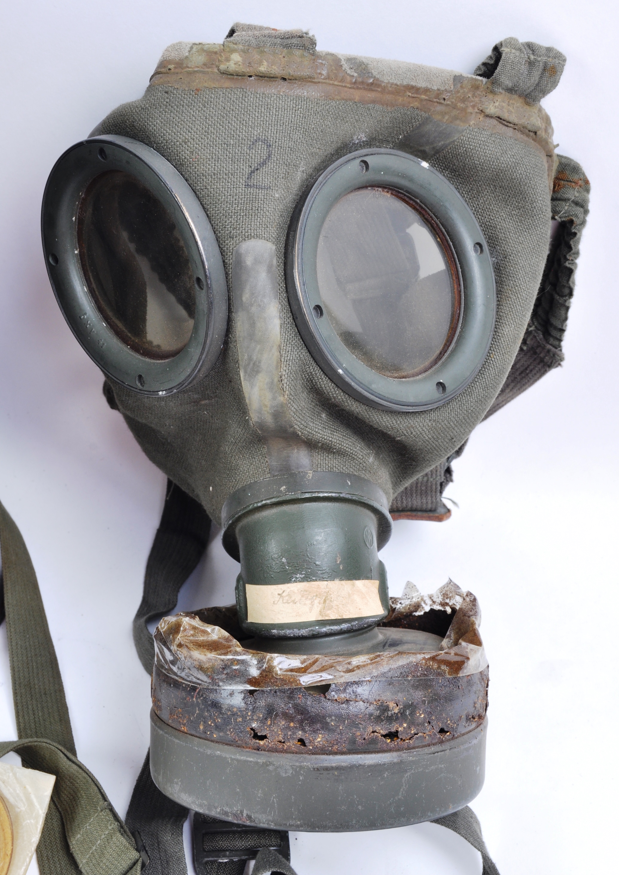 WWII SECOND WORLD WAR GERMAN THIRD REICH GAS MASK - Image 2 of 9