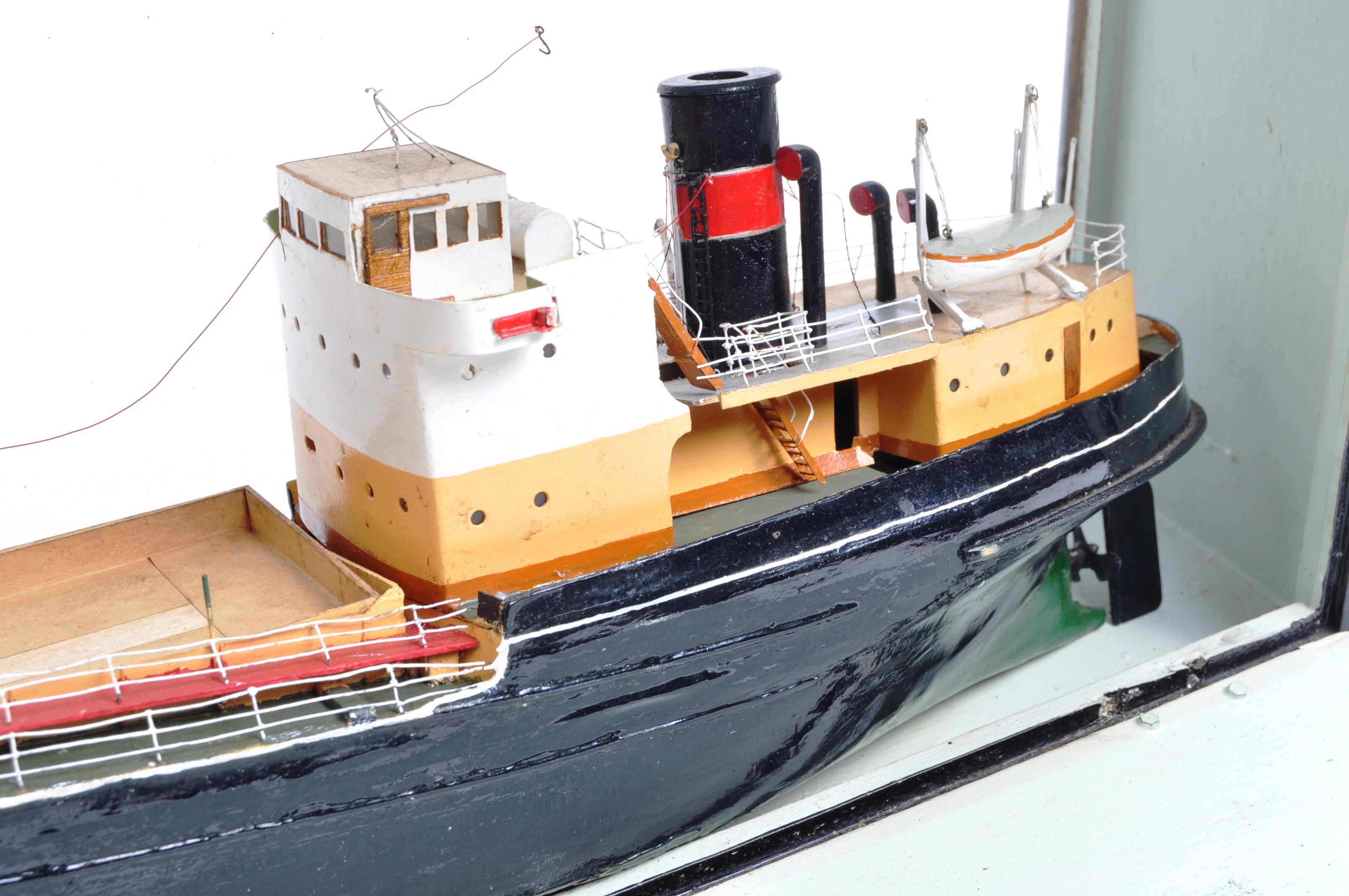 20TH CENTURY SCRATCH BUILT SEAT FISHING BOAT MODEL - Image 7 of 8