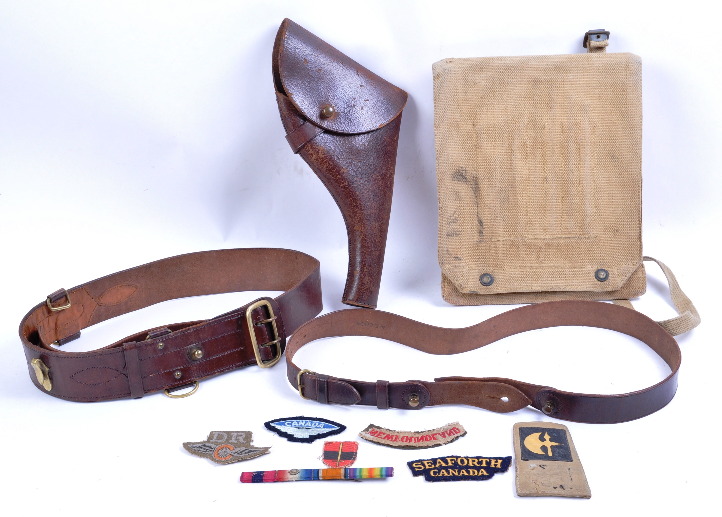 ASSORTMENT OF SECOND WORLD WAR BRITISH ARMY UNIFORM ITEMS