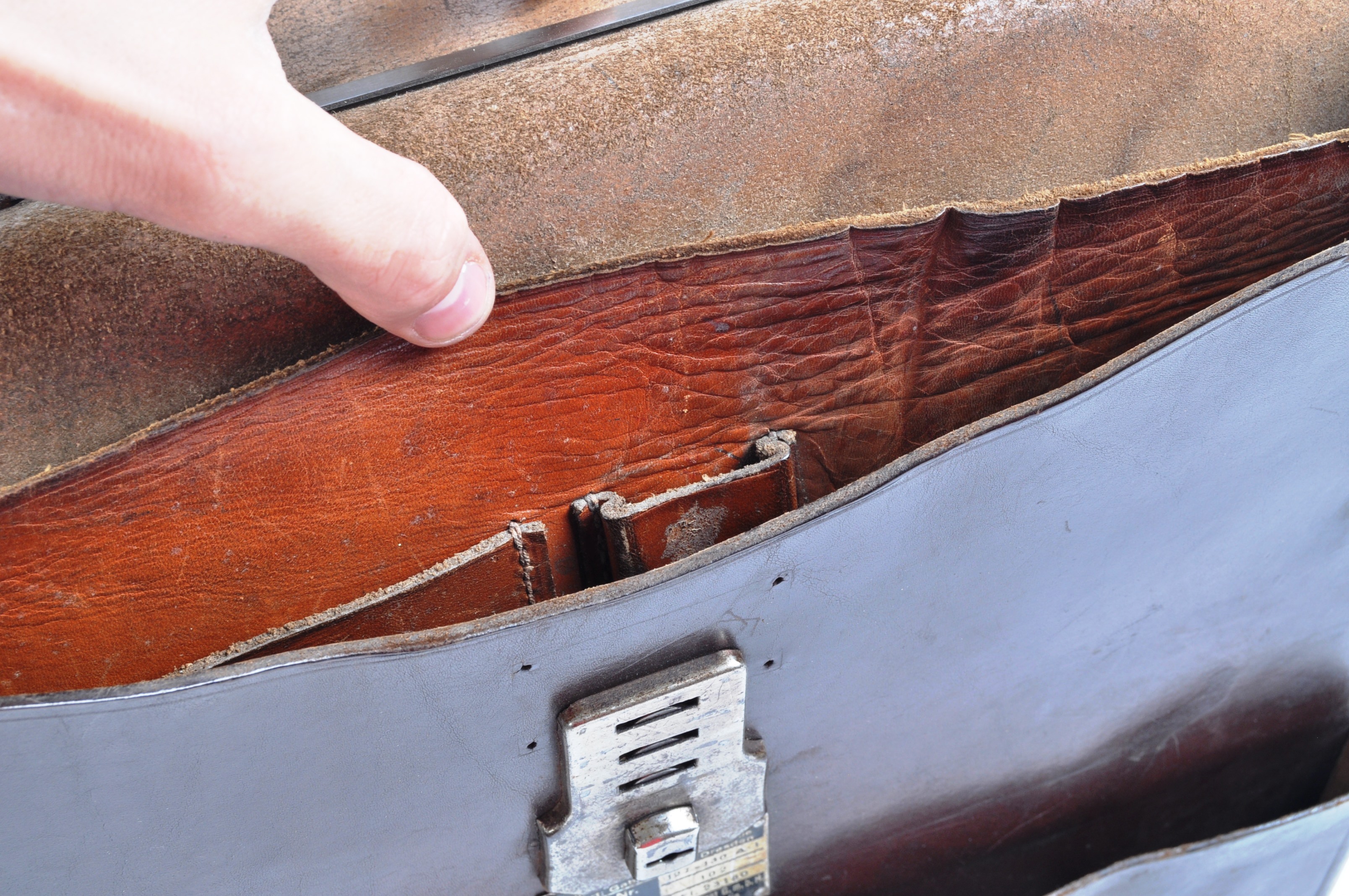 POST WWII SECOND WORLD WAR GERMAN LUFTWAFFE PILOT BRIEFCASE - Image 7 of 7